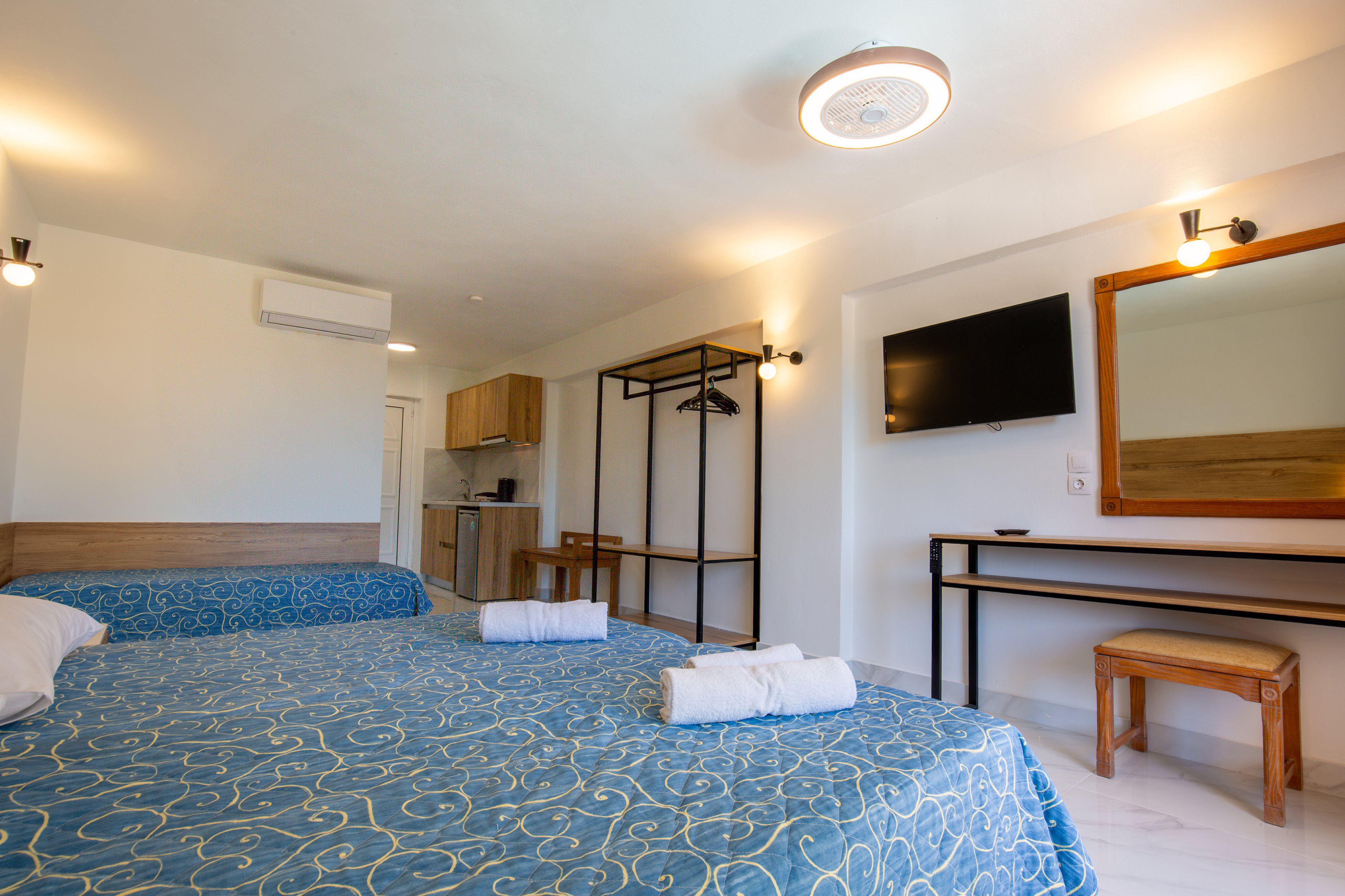 Anemona Studios & Apartments