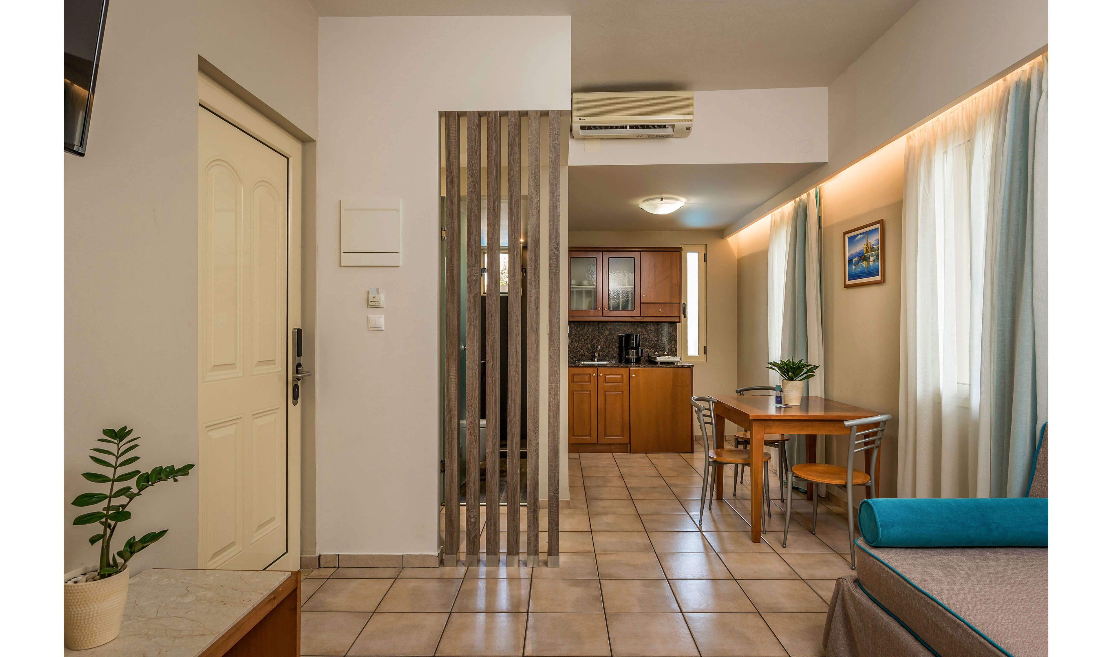 Elotis Suites
