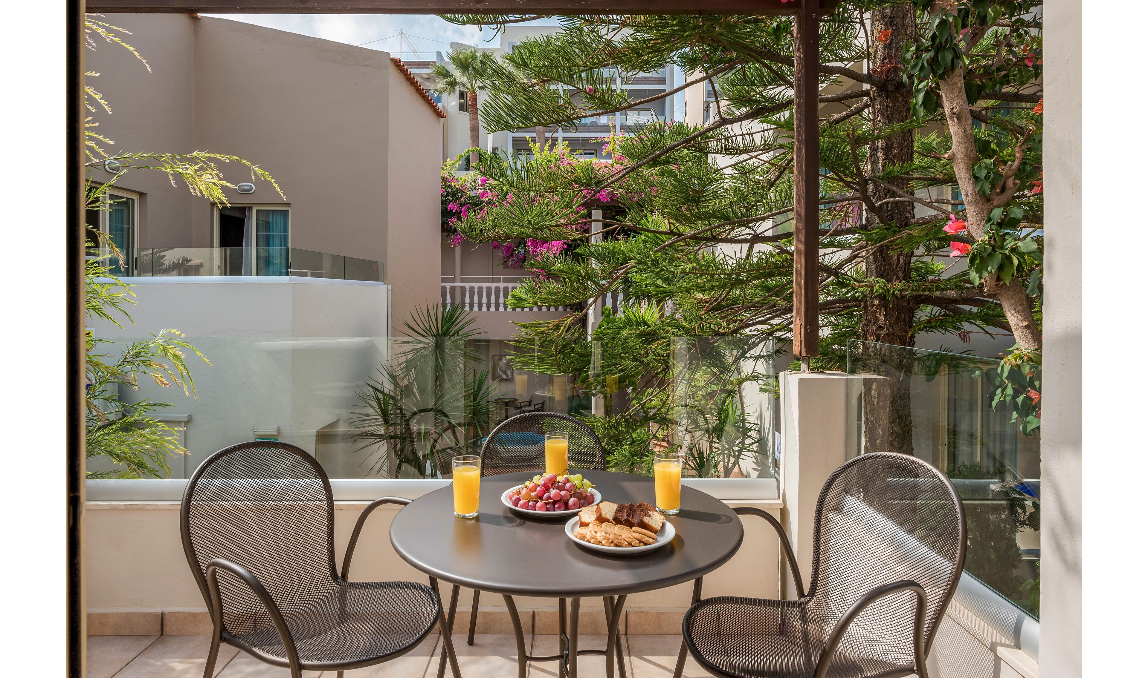 Elotis Suites