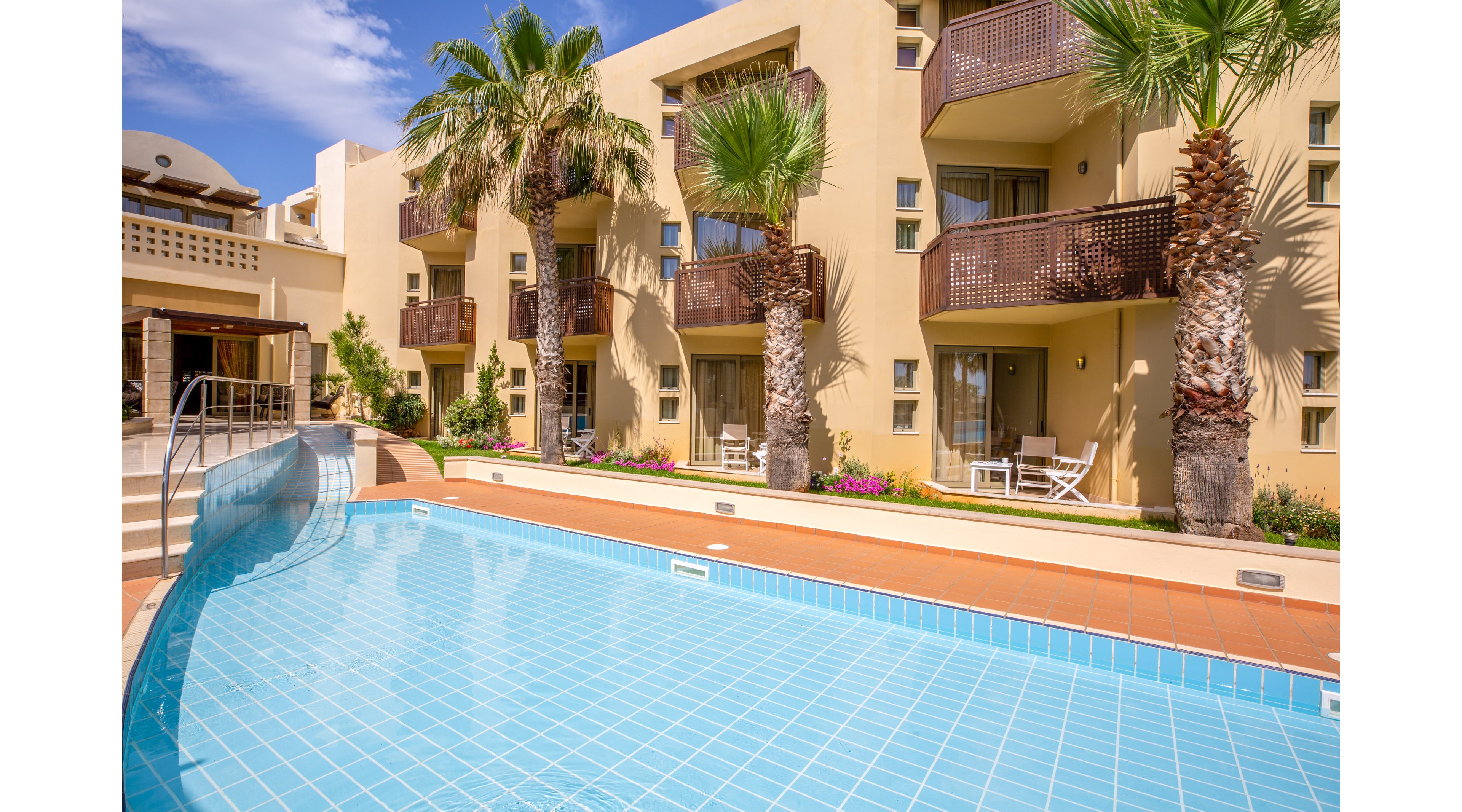 Giannoulis Santa Marina Plaza