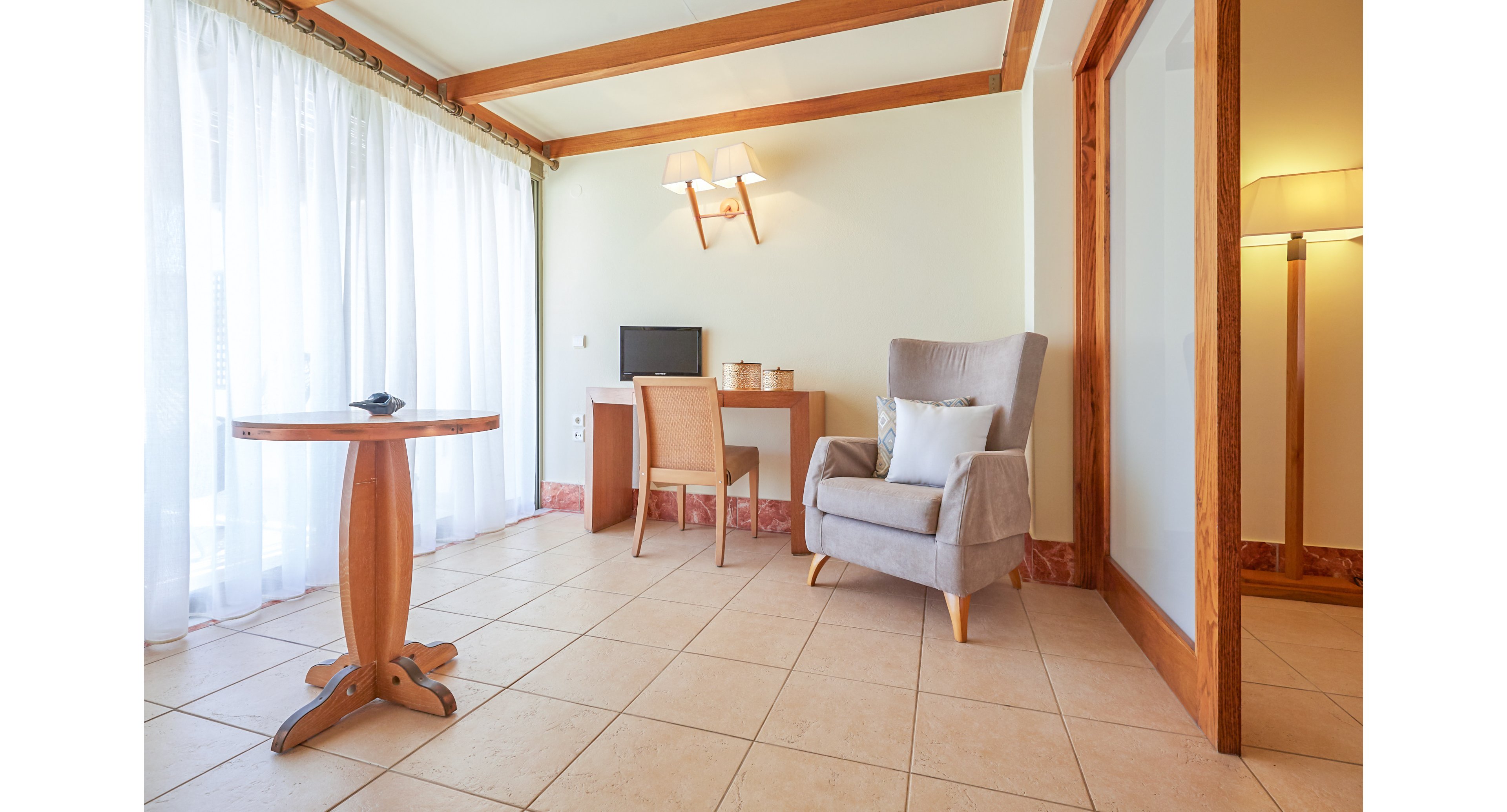 Giannoulis Santa Marina Plaza