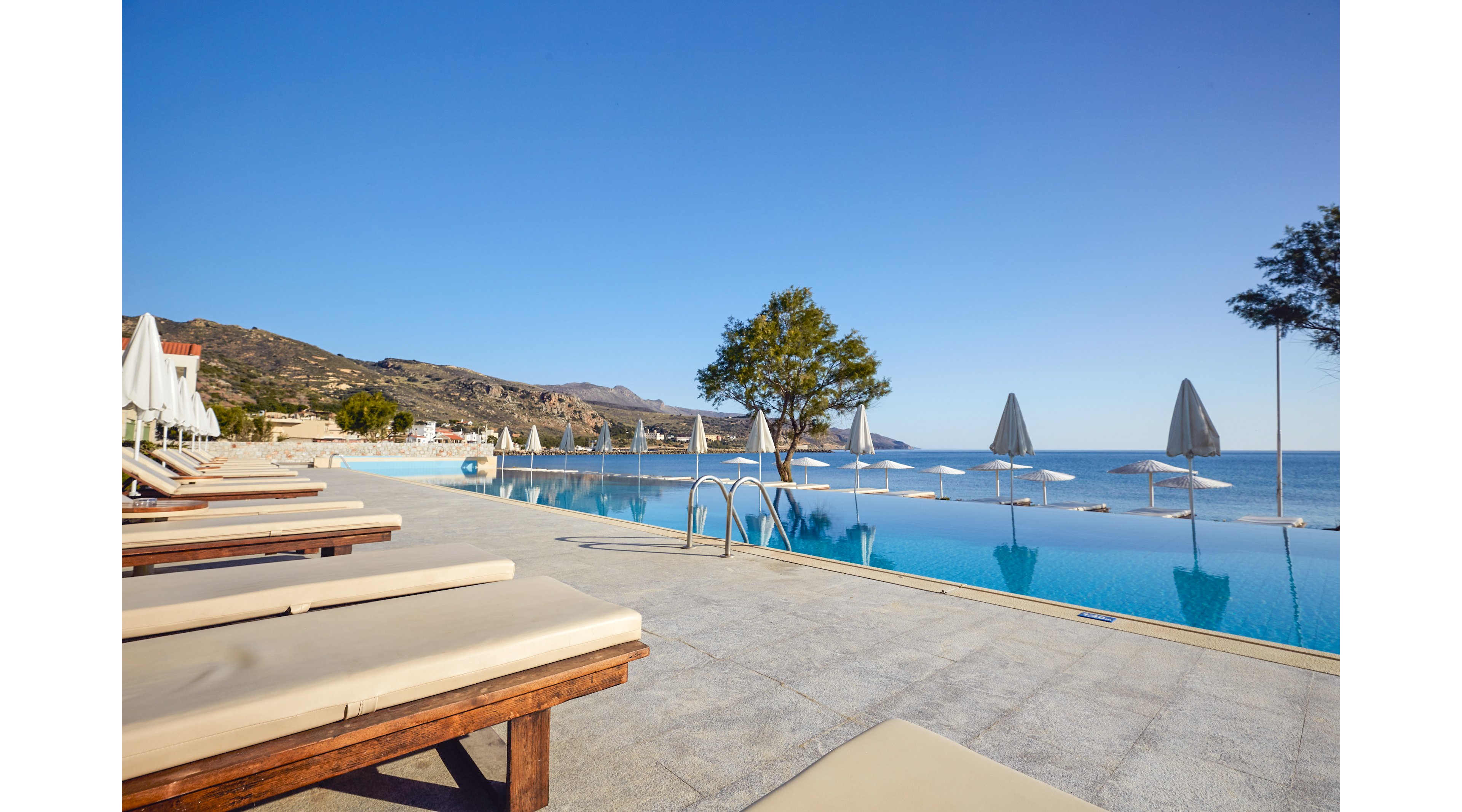 Giannoulis Grand Bay Beach Resort