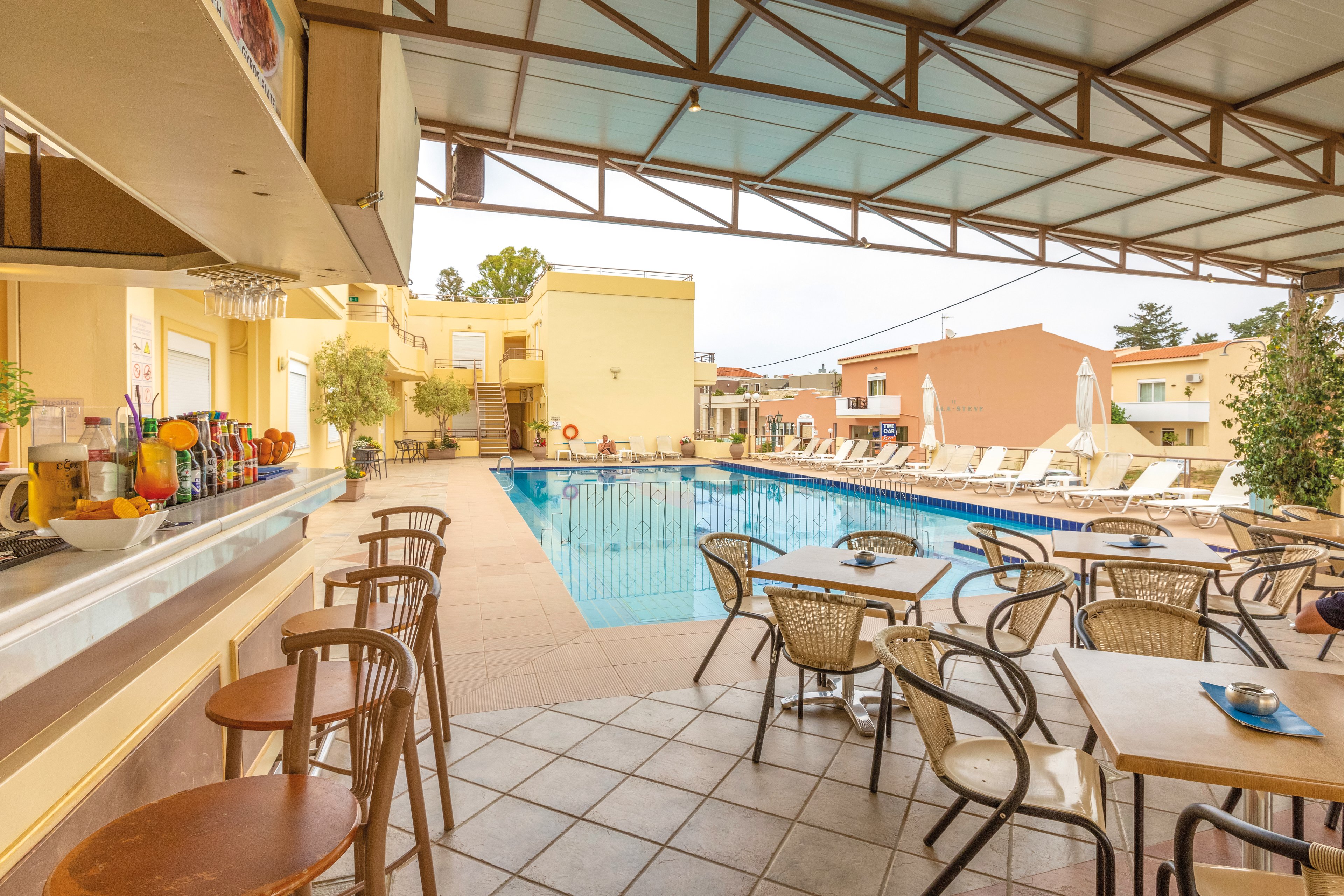 Veronica Hotel Apartments