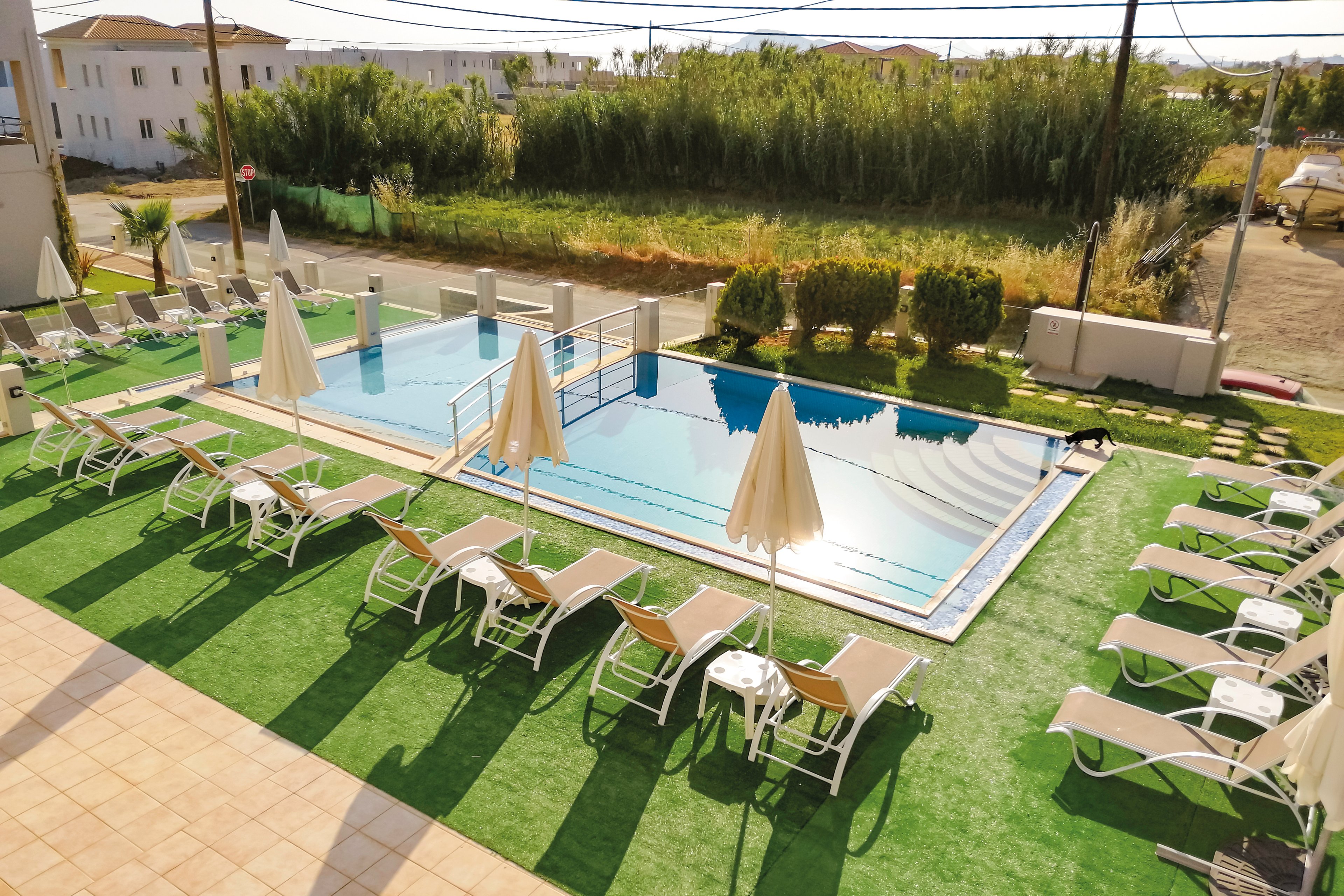 Carisa Suites & Apartments