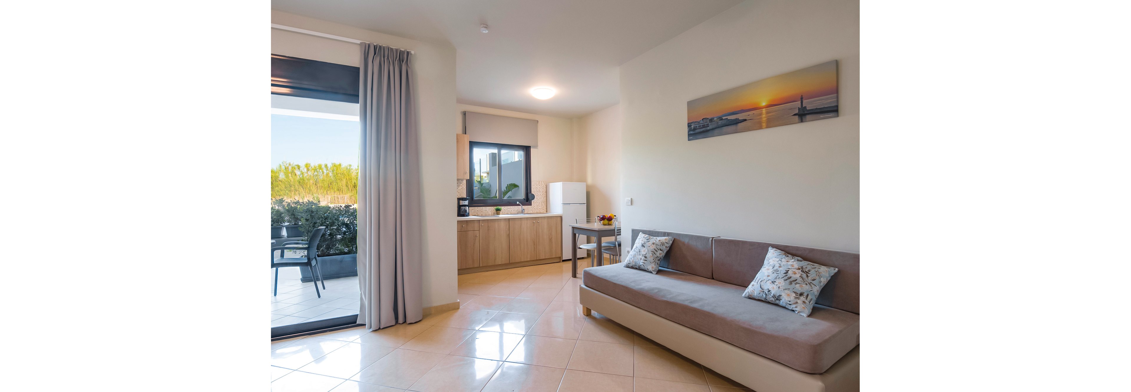 Carisa Suites & Apartments