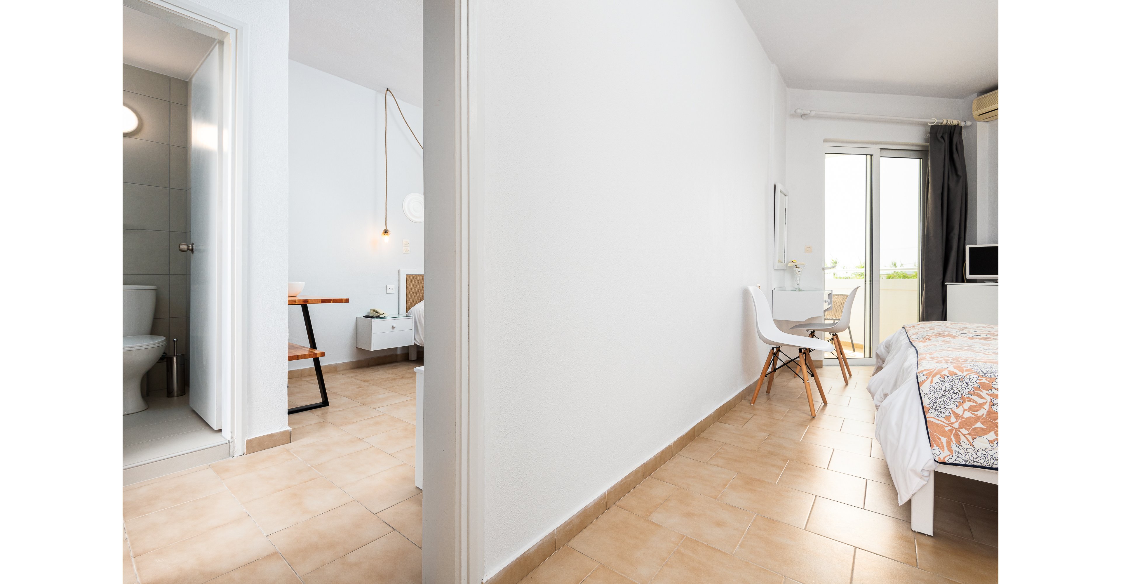 Mrs Chryssana Beach Hotel