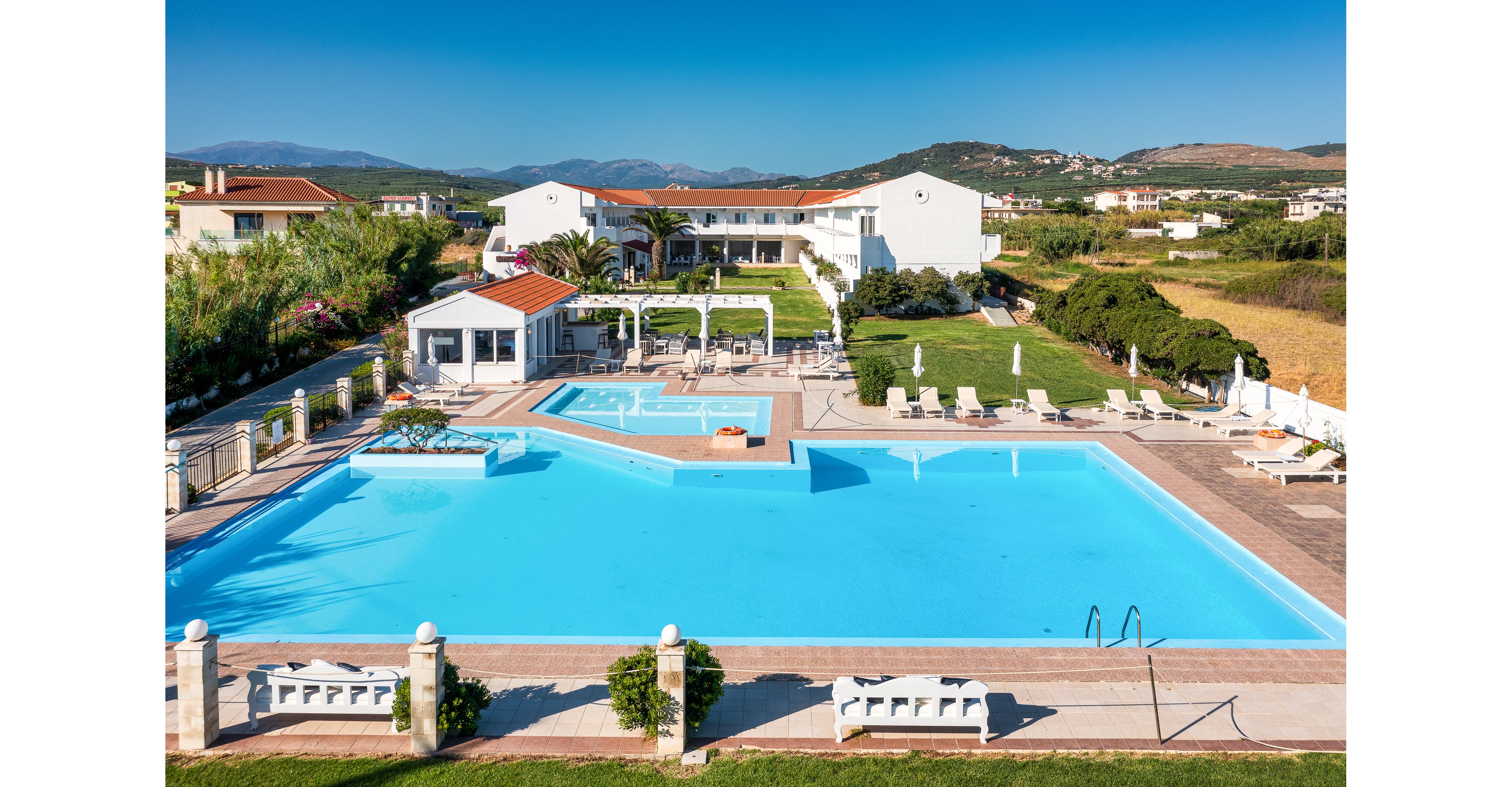 Mrs Chryssana Beach Hotel