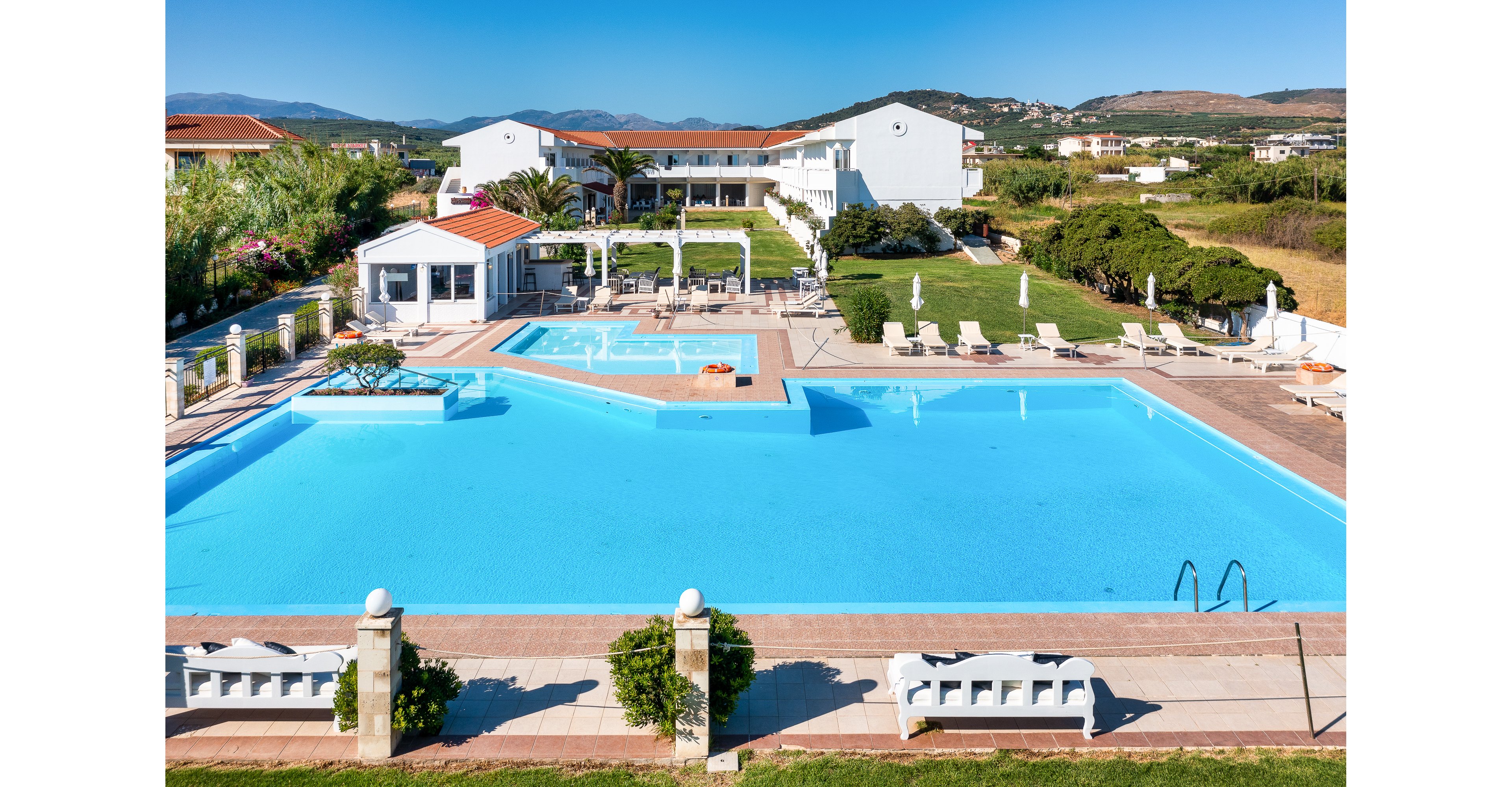 Mrs Chryssana Beach Hotel