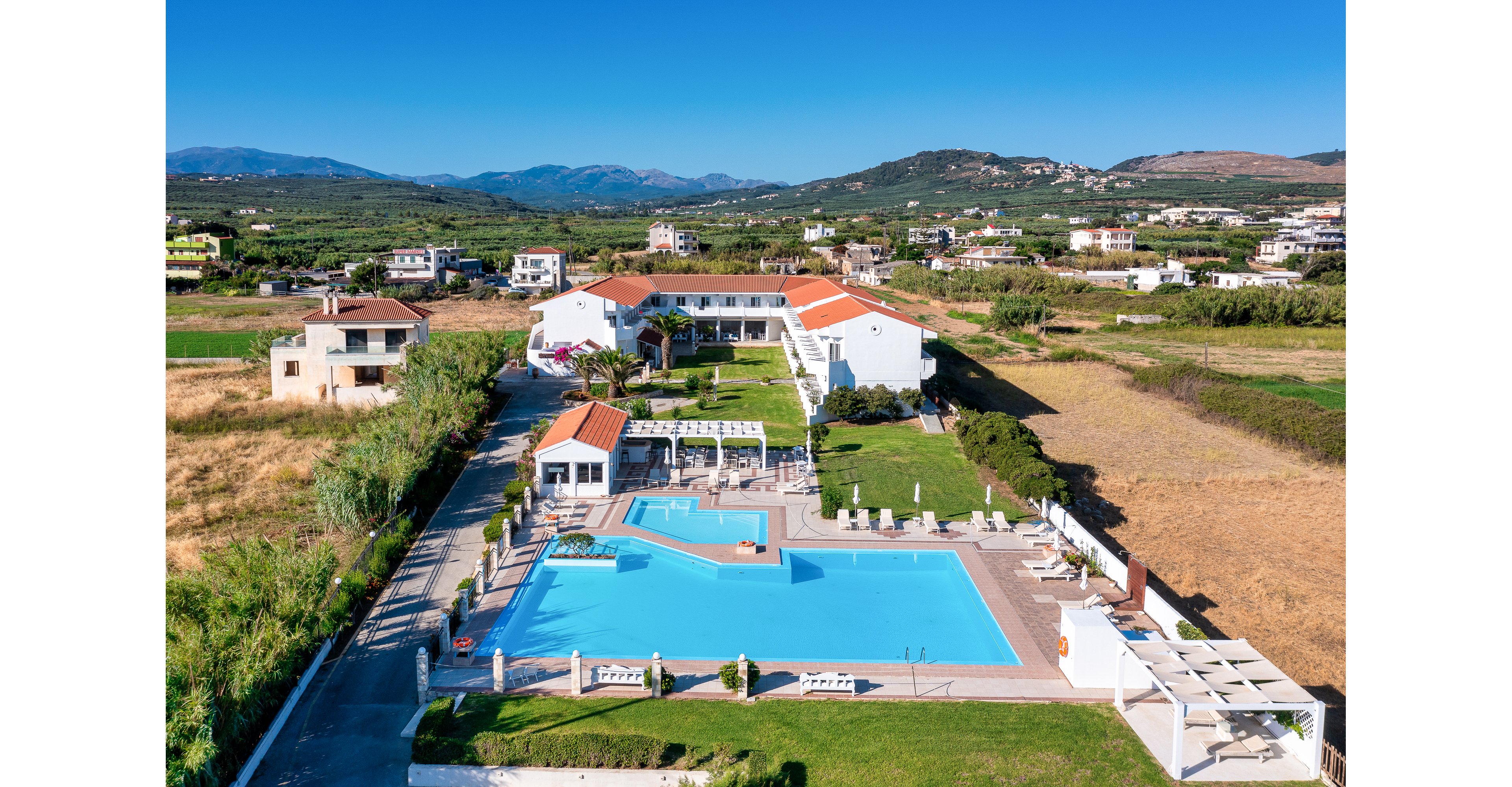 Mrs Chryssana Beach Hotel