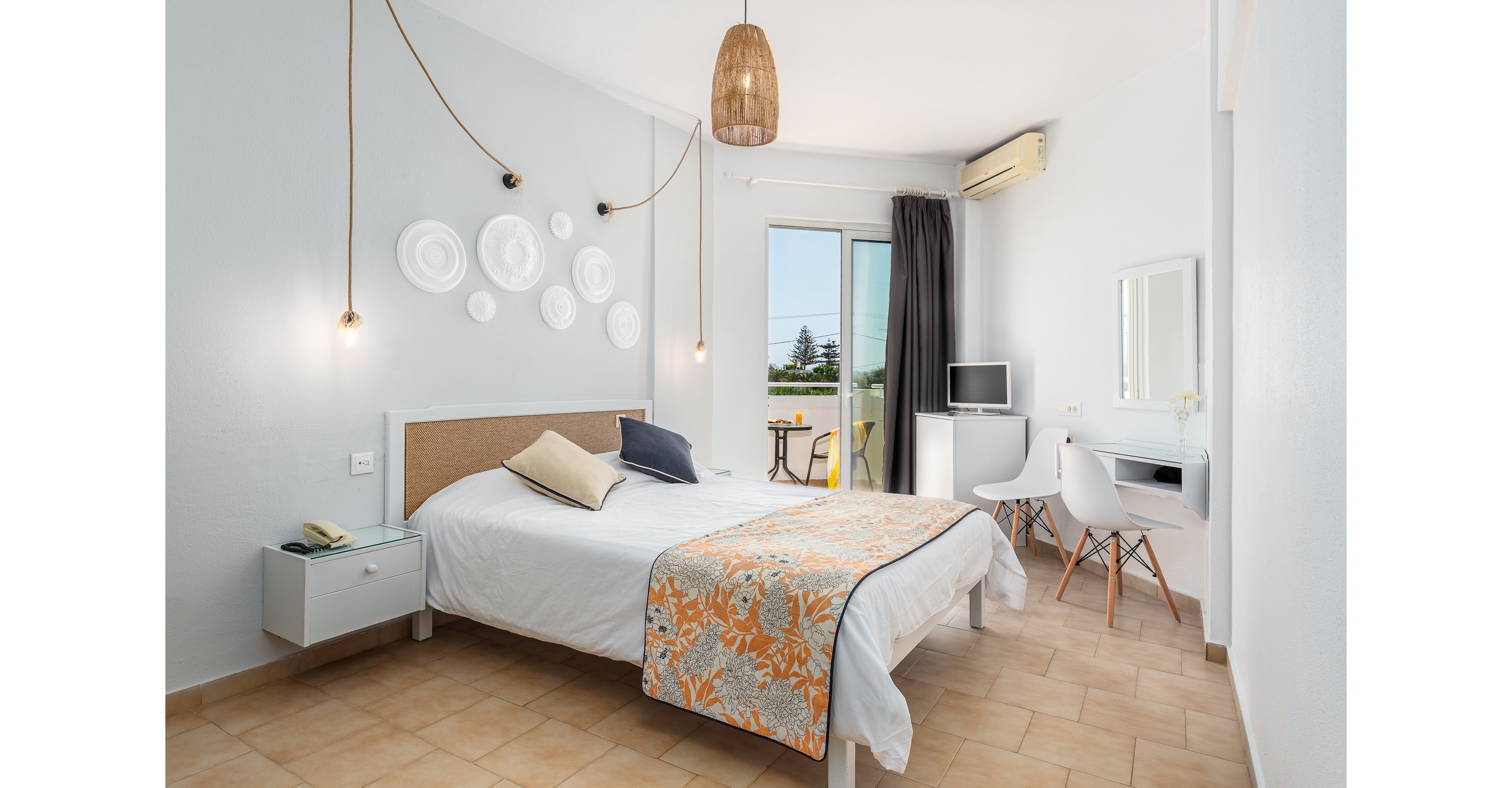 Mrs Chryssana Beach Hotel