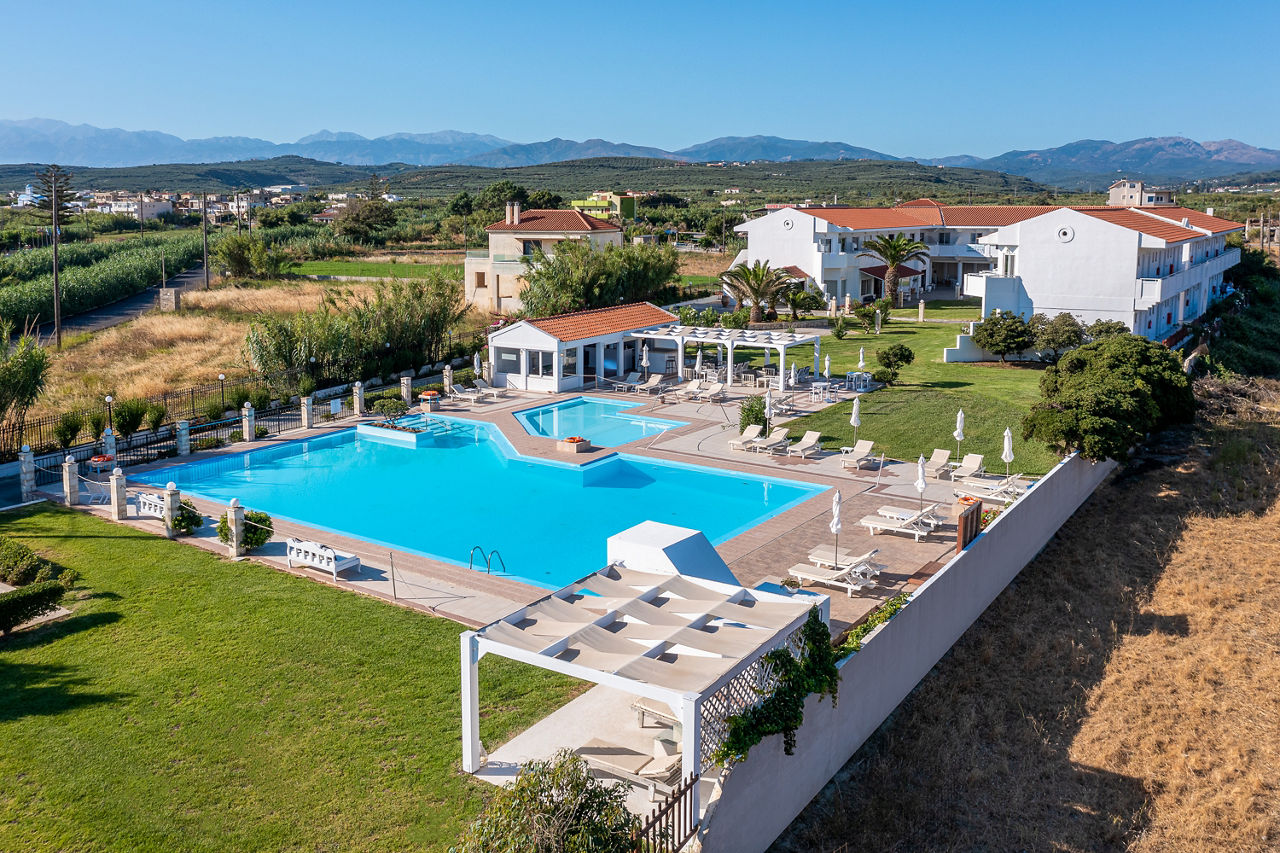 Mrs Chryssana Beach Hotel