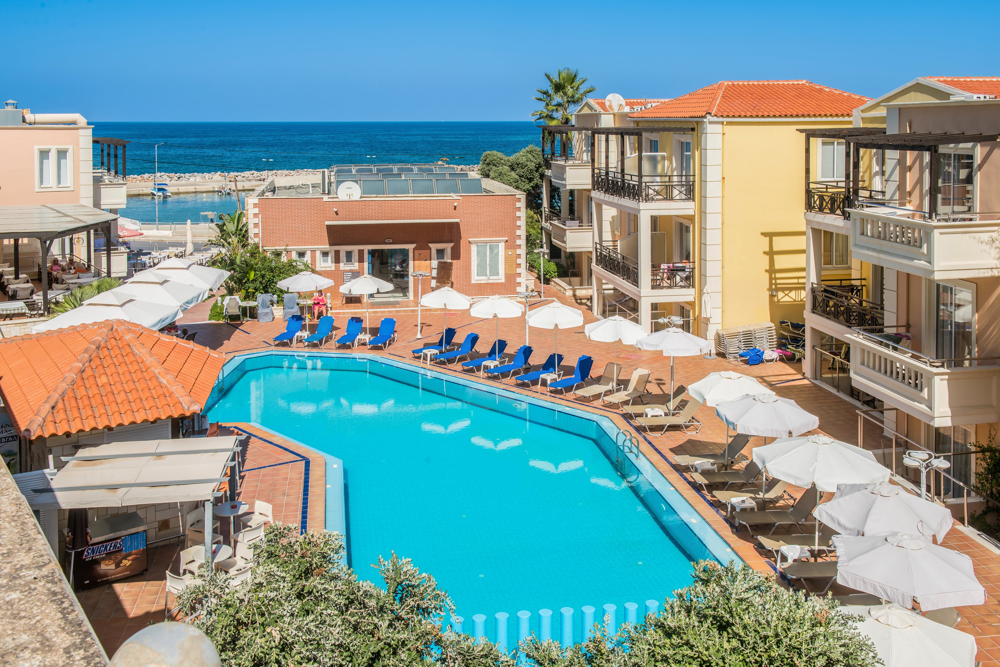 Porto Kalamaki Hotel