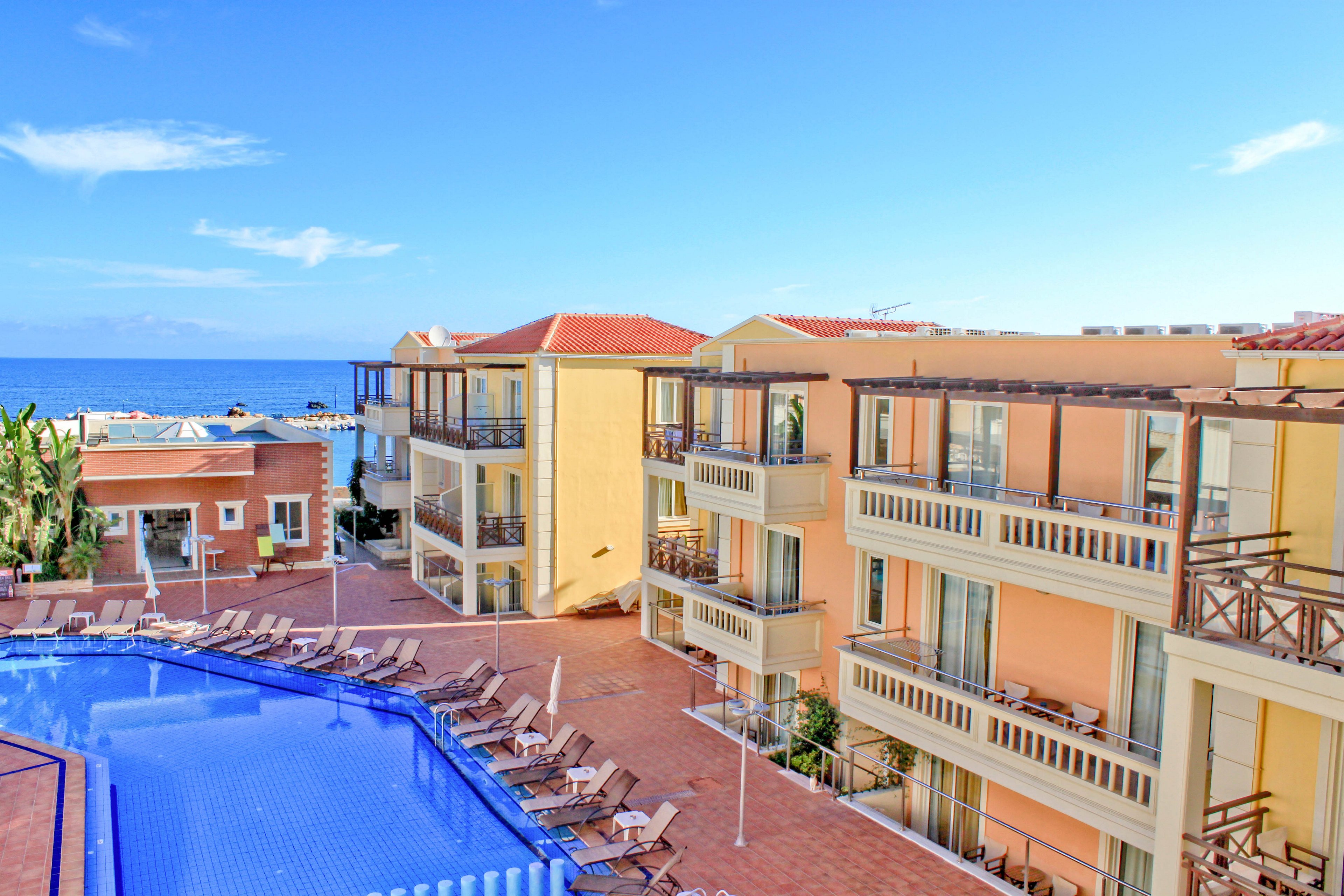 Porto Kalamaki Hotel