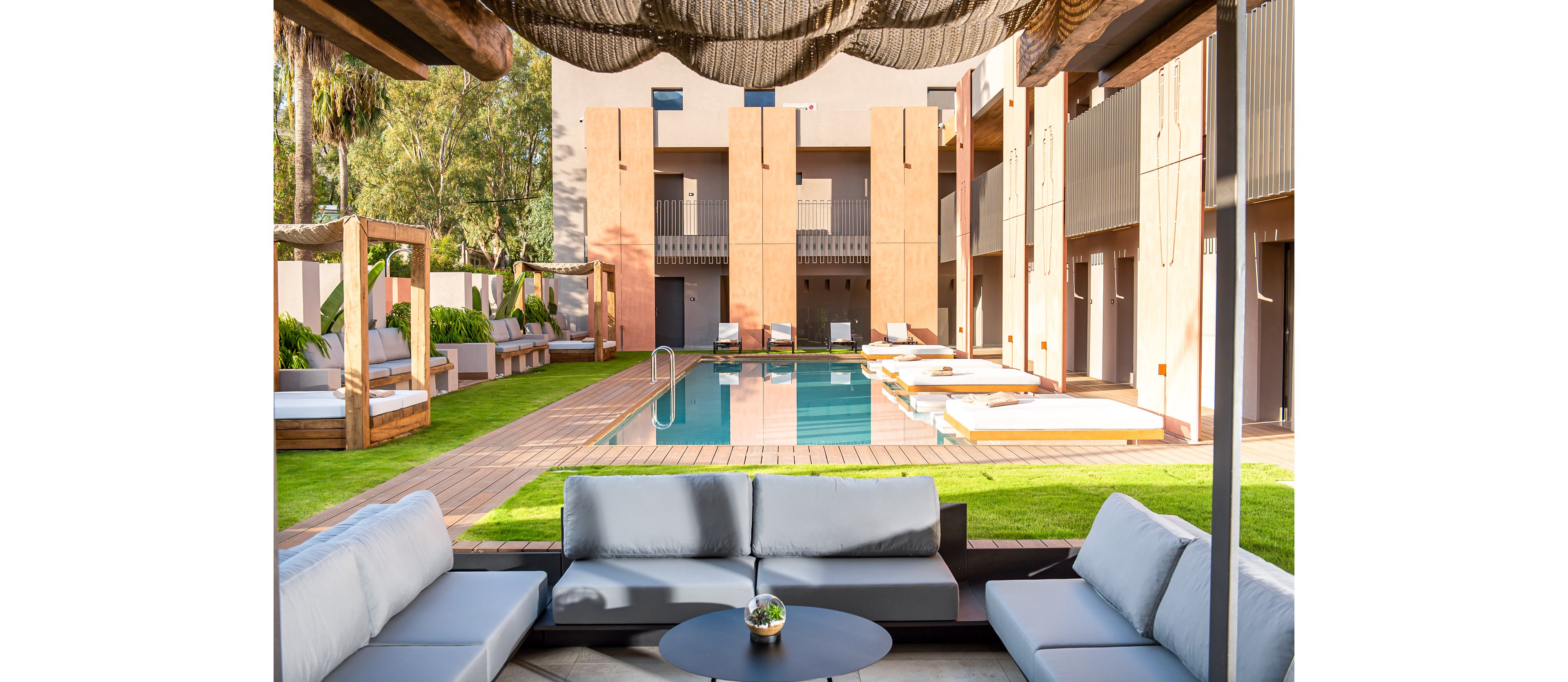 Pilot Amphora Boutique Hotel