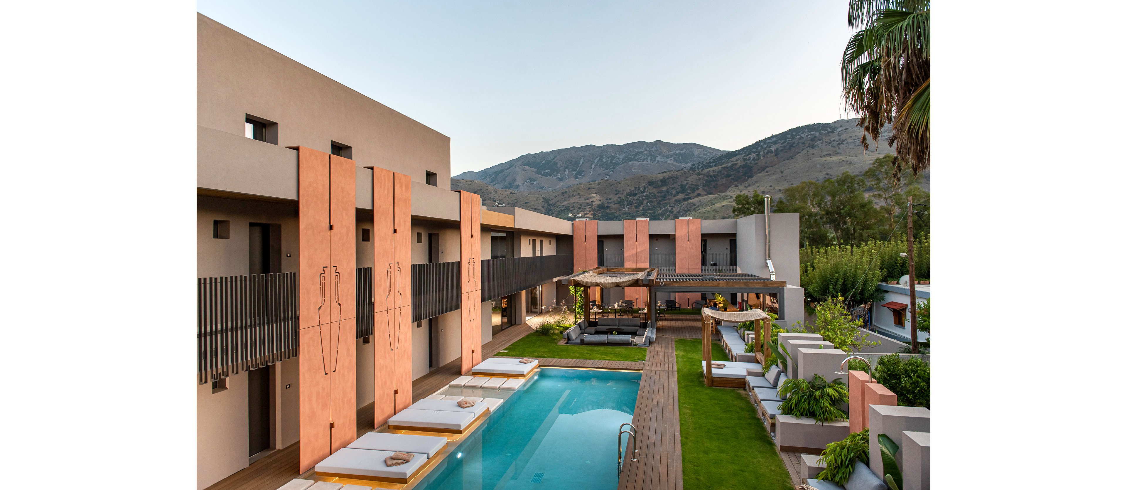 Pilot Amphora Boutique Hotel