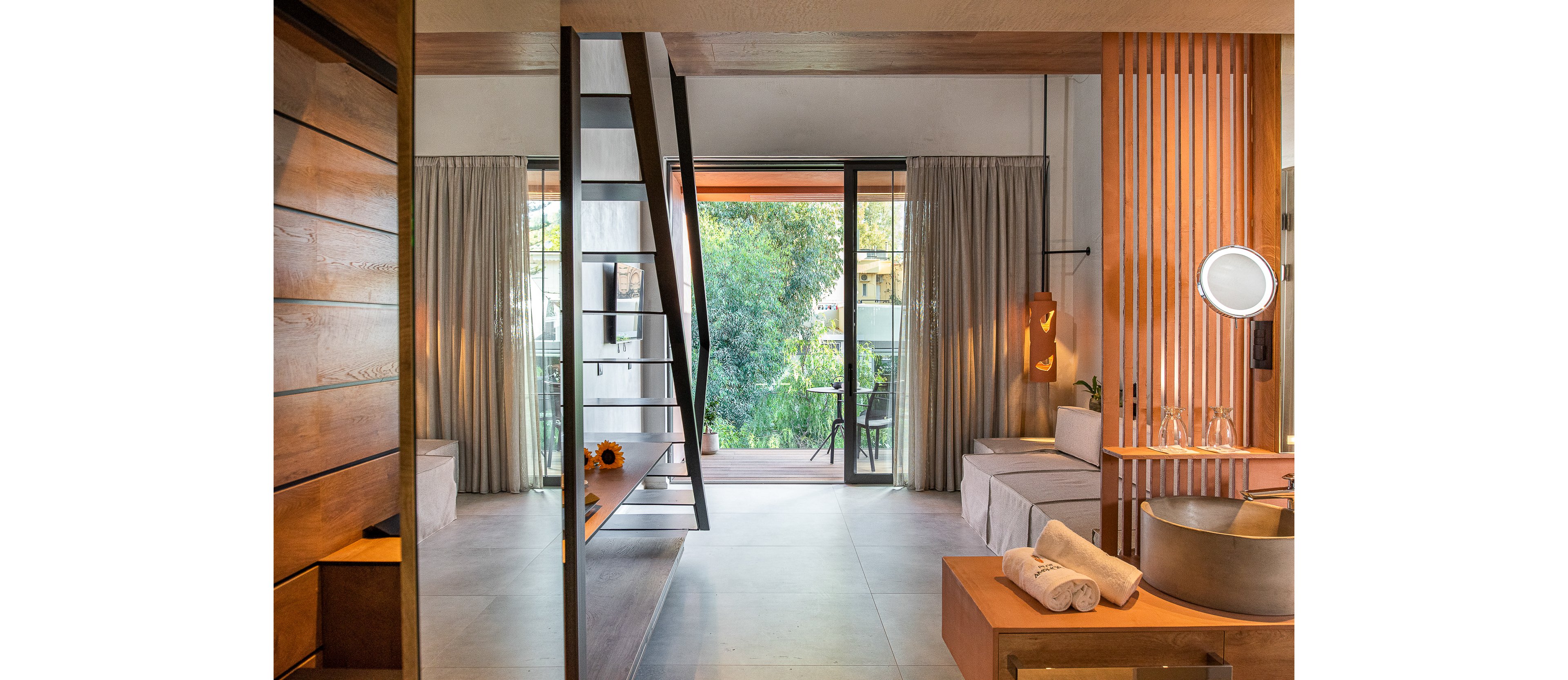 Pilot Amphora Boutique Hotel