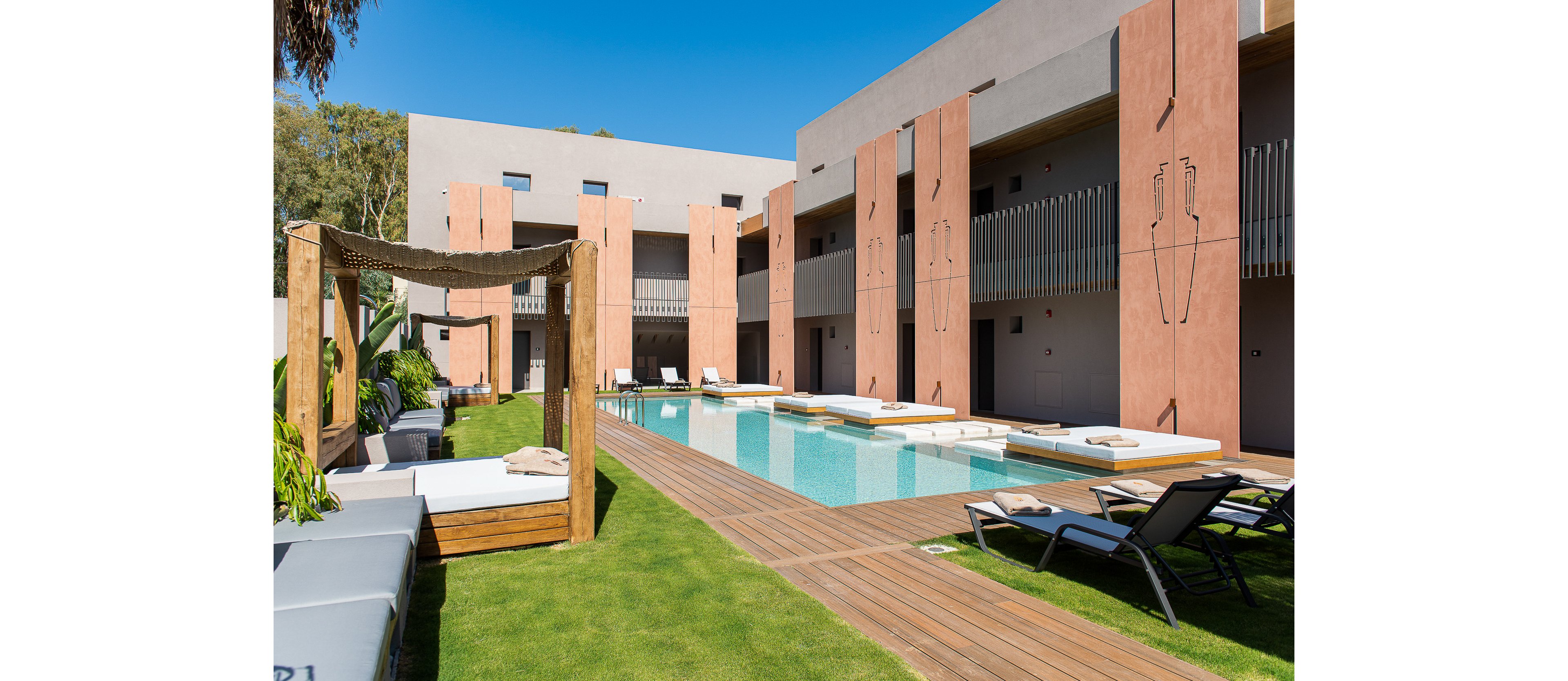 Pilot Amphora Boutique Hotel