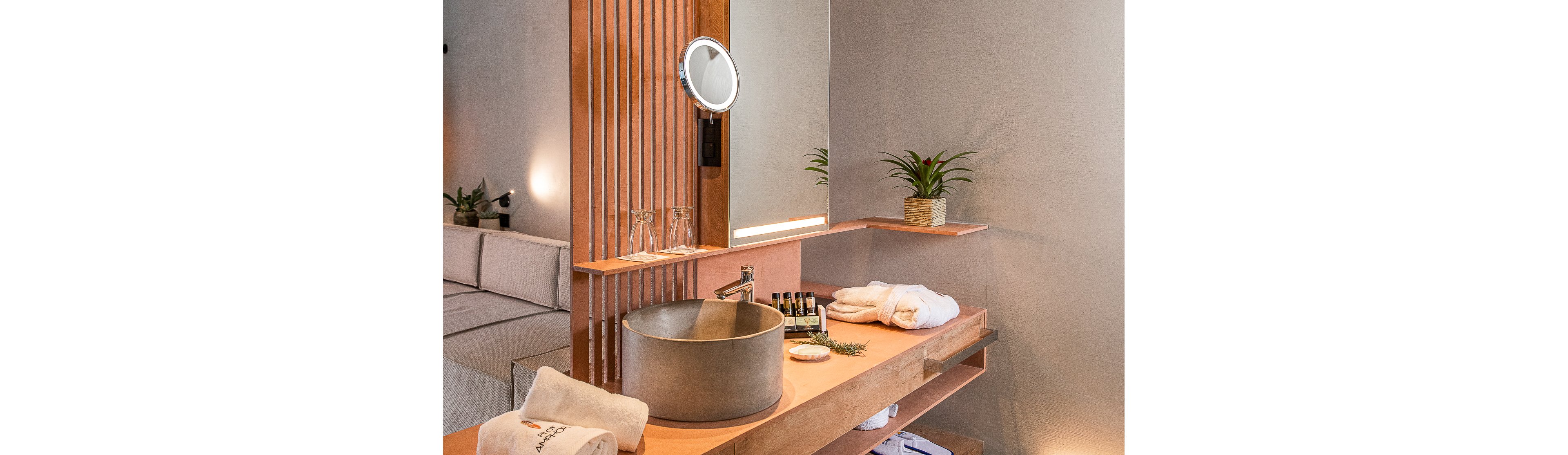 Pilot Amphora Boutique Hotel