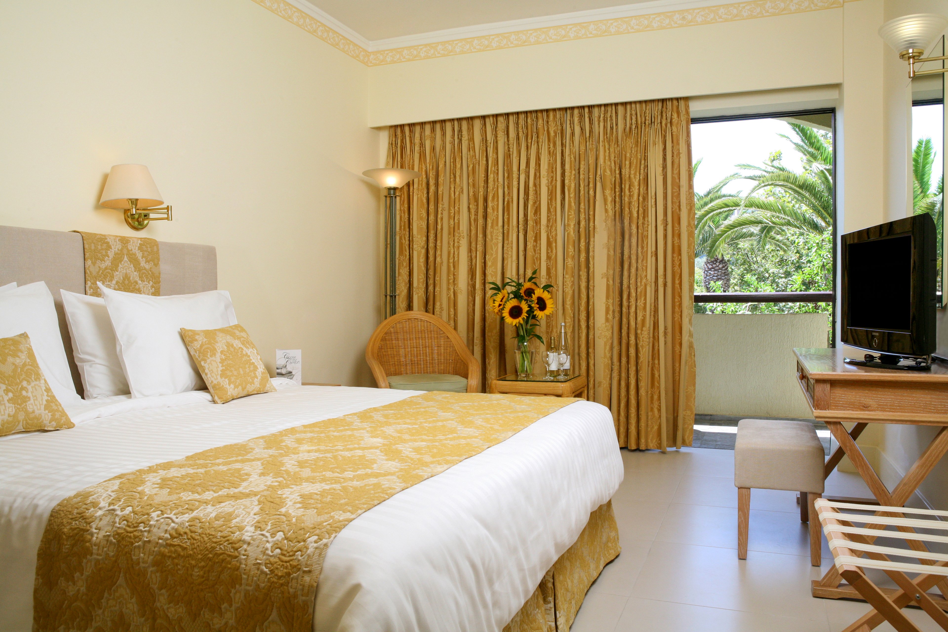 Aquila Rithymna Beach.