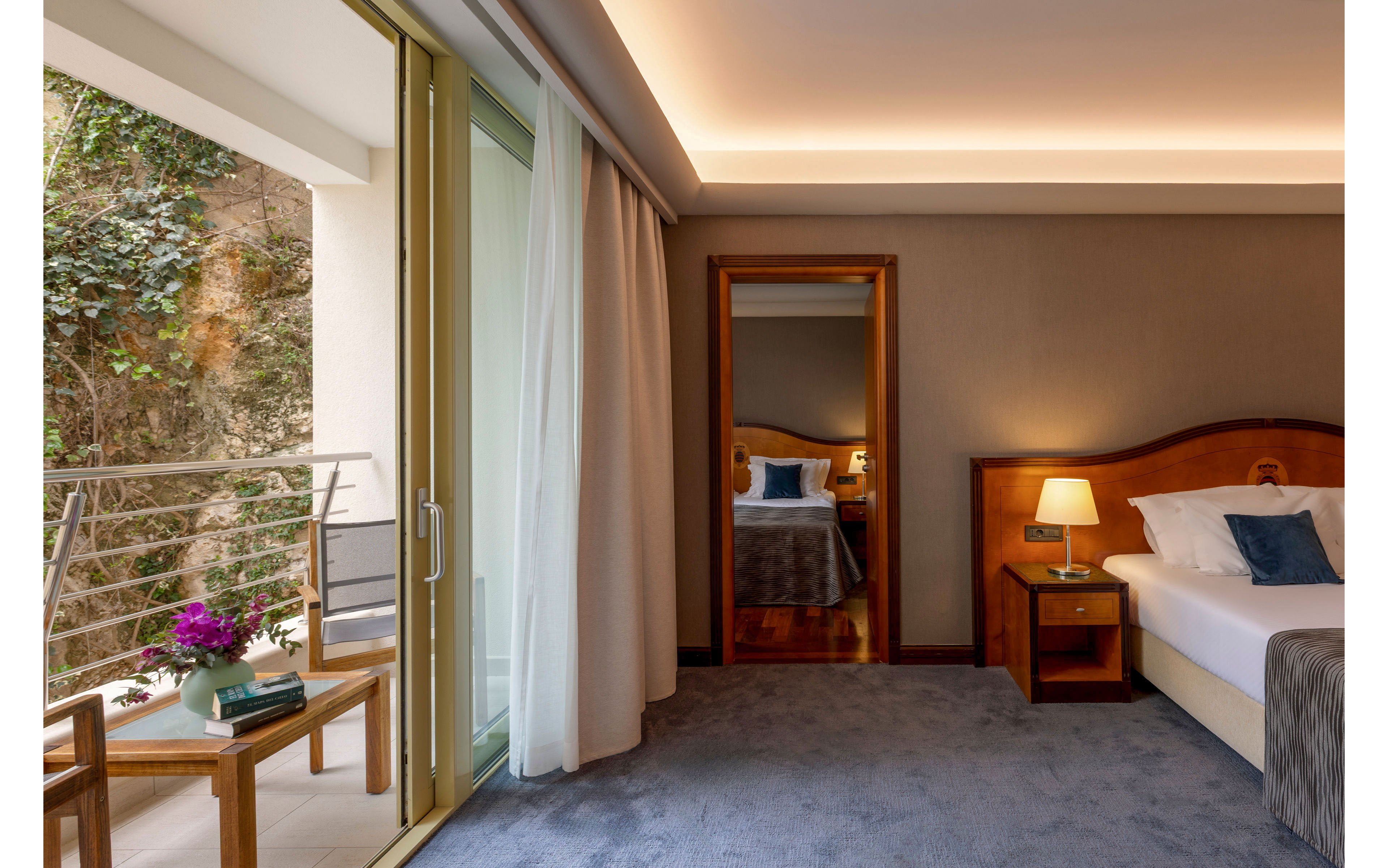 Hotel More