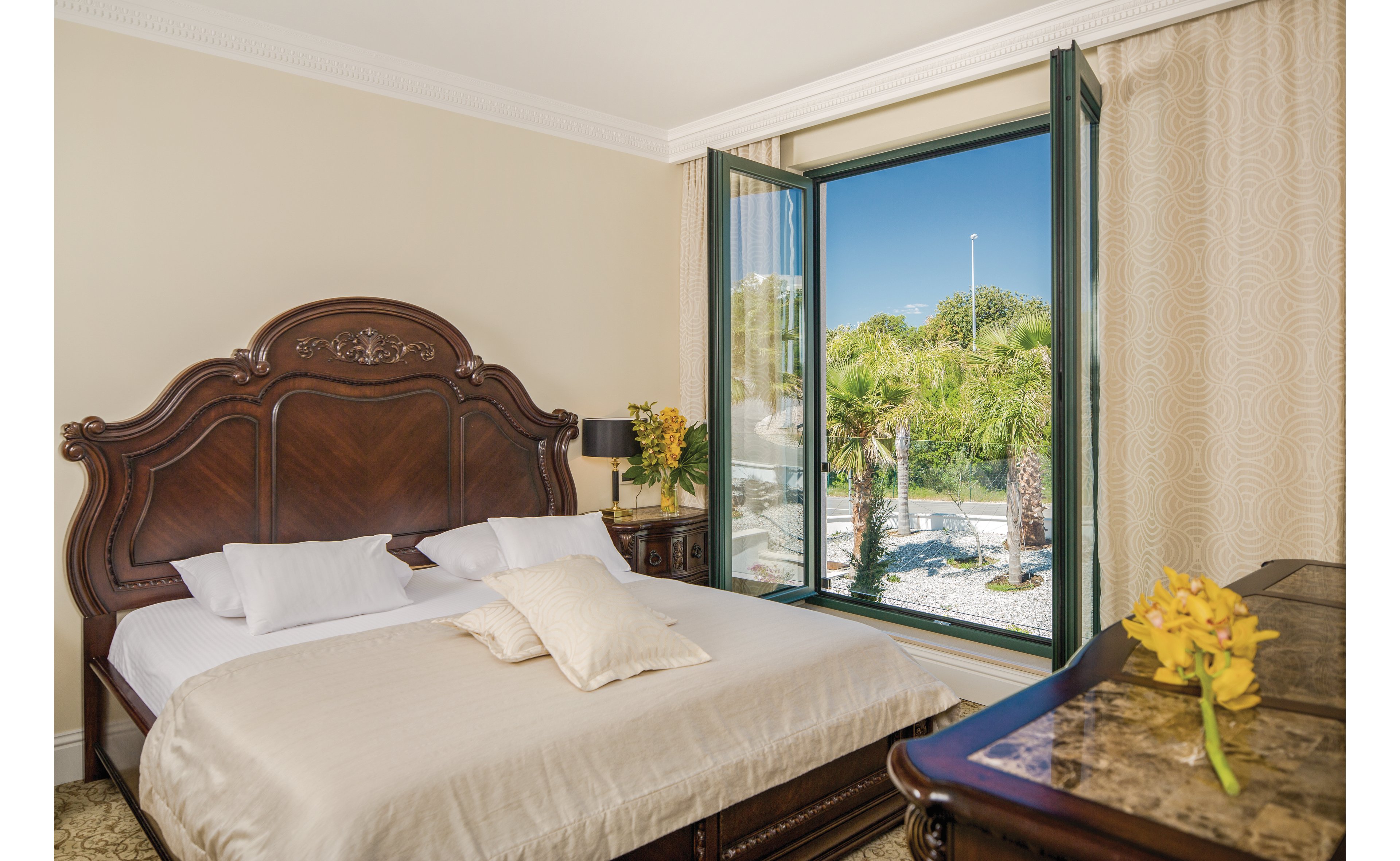 Royal Princess Hotel