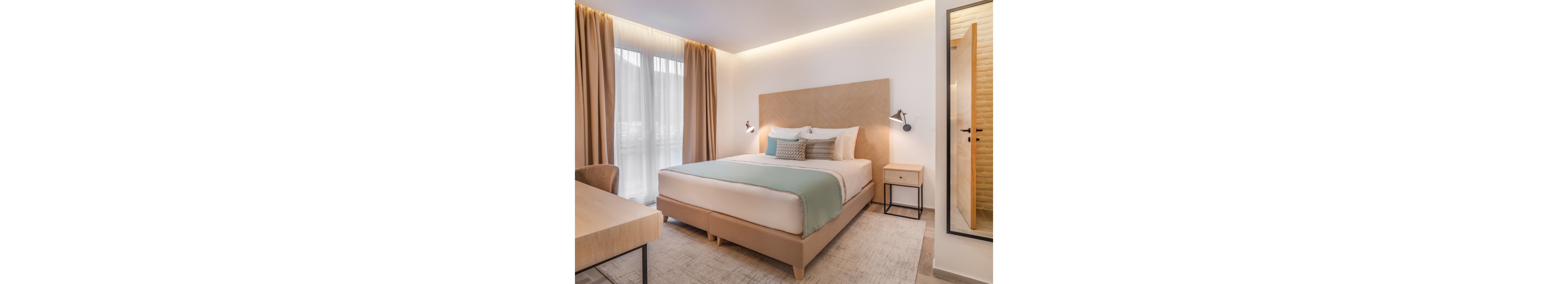 Lazure Hotel & Marina