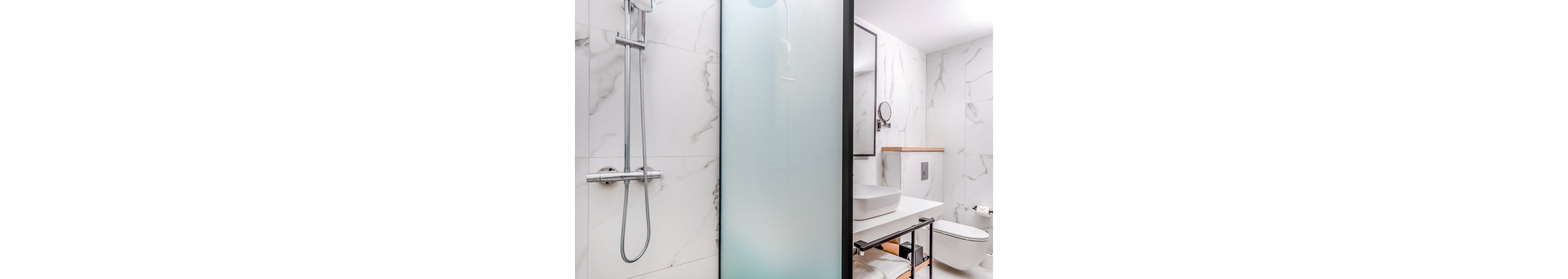 Lazure Hotel & Marina