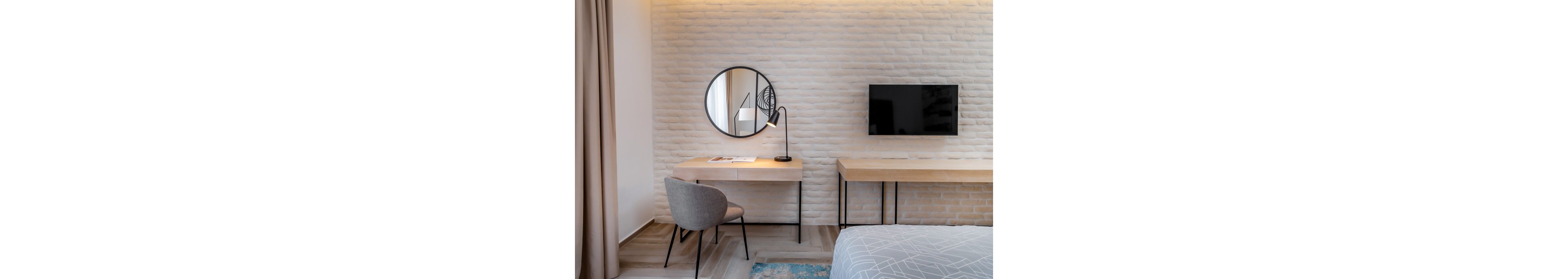 Lazure Hotel & Marina