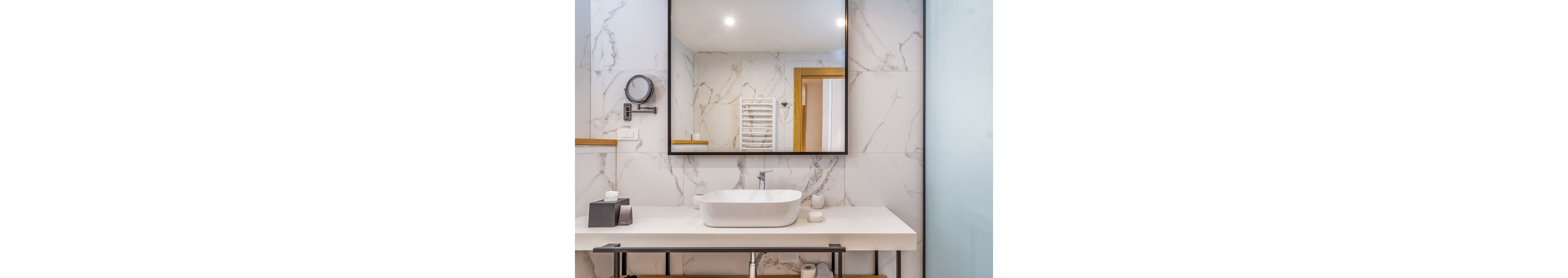 Lazure Hotel & Marina