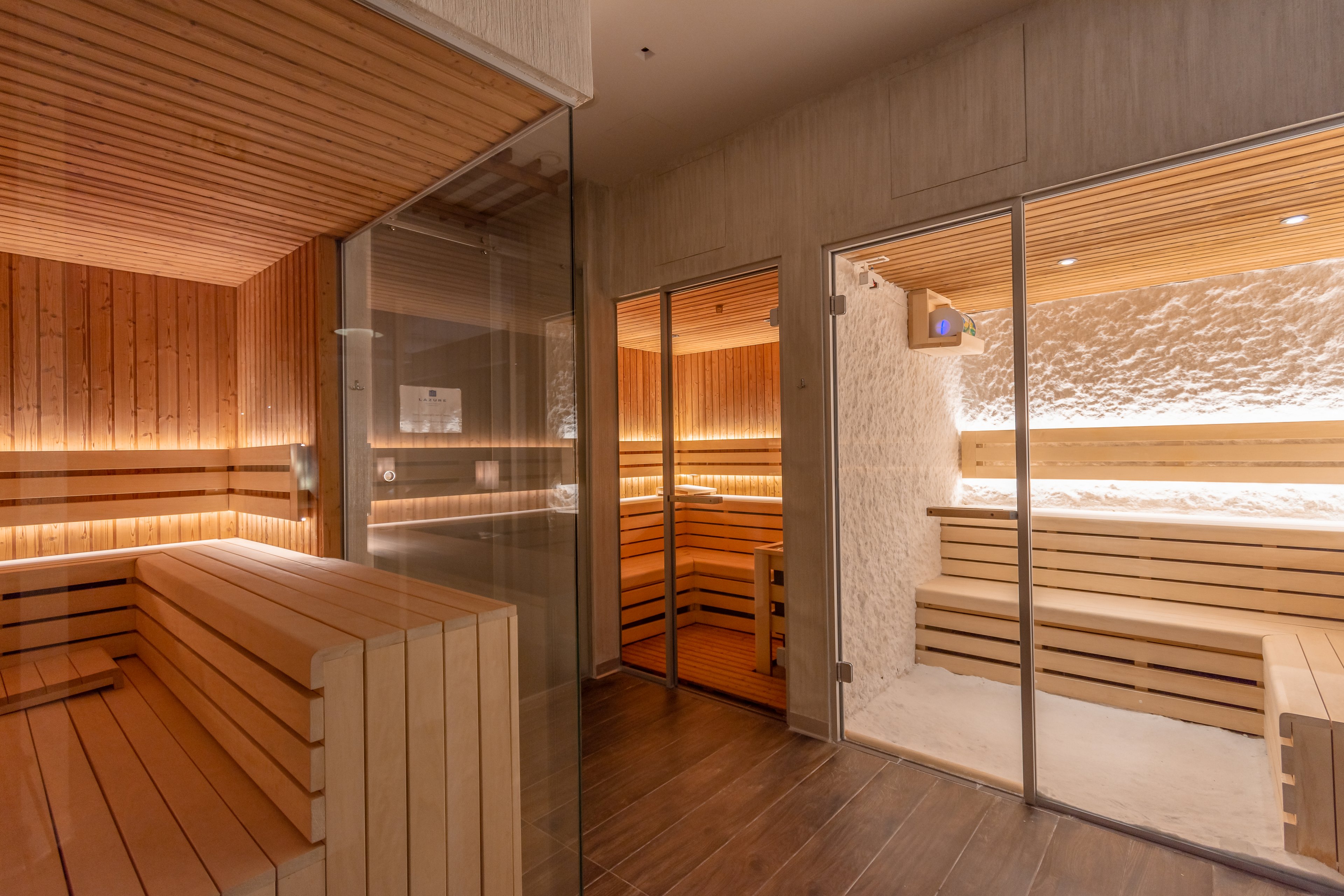 Lazure Hotel & Marina