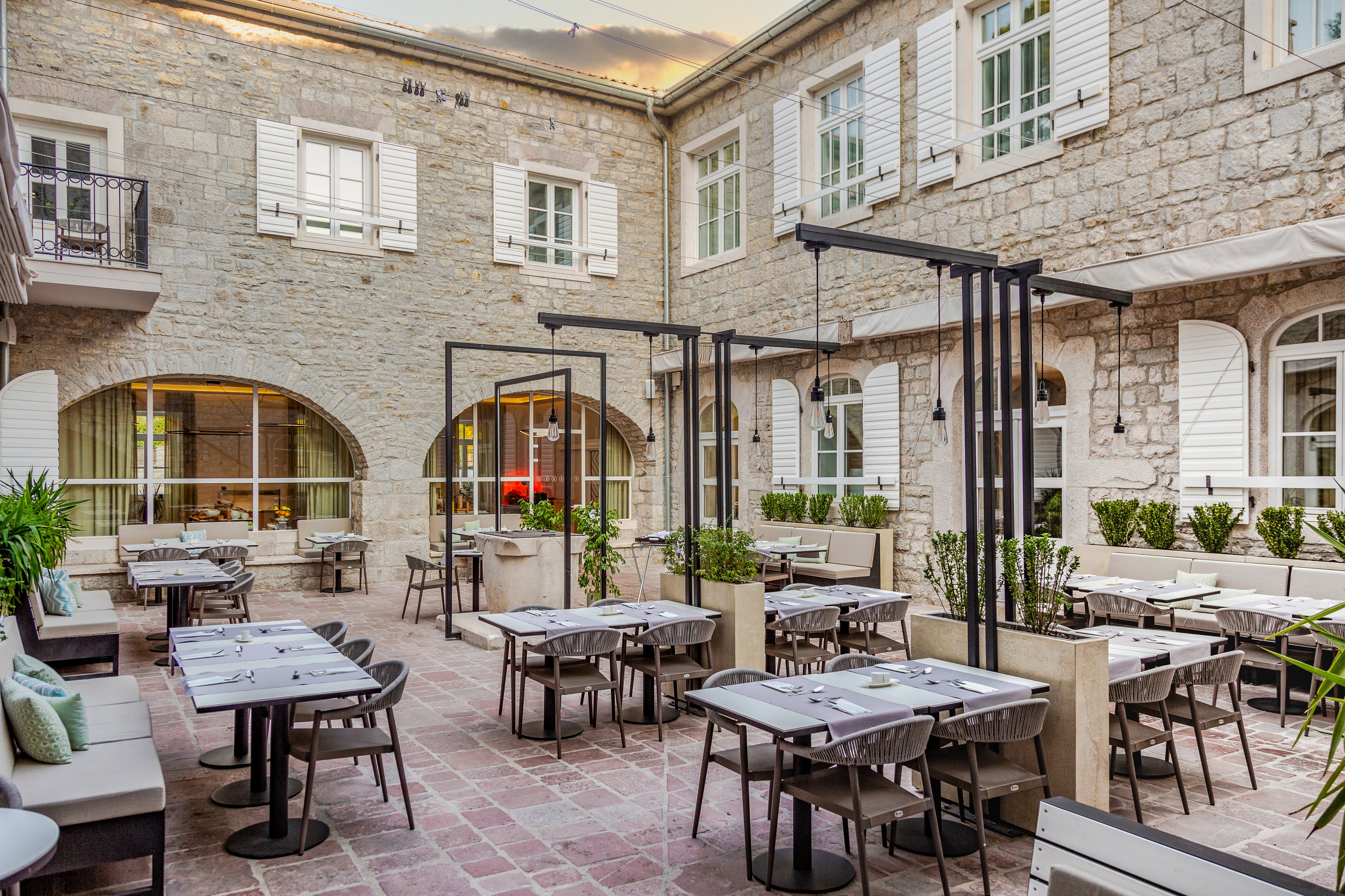 Lazure Hotel & Marina