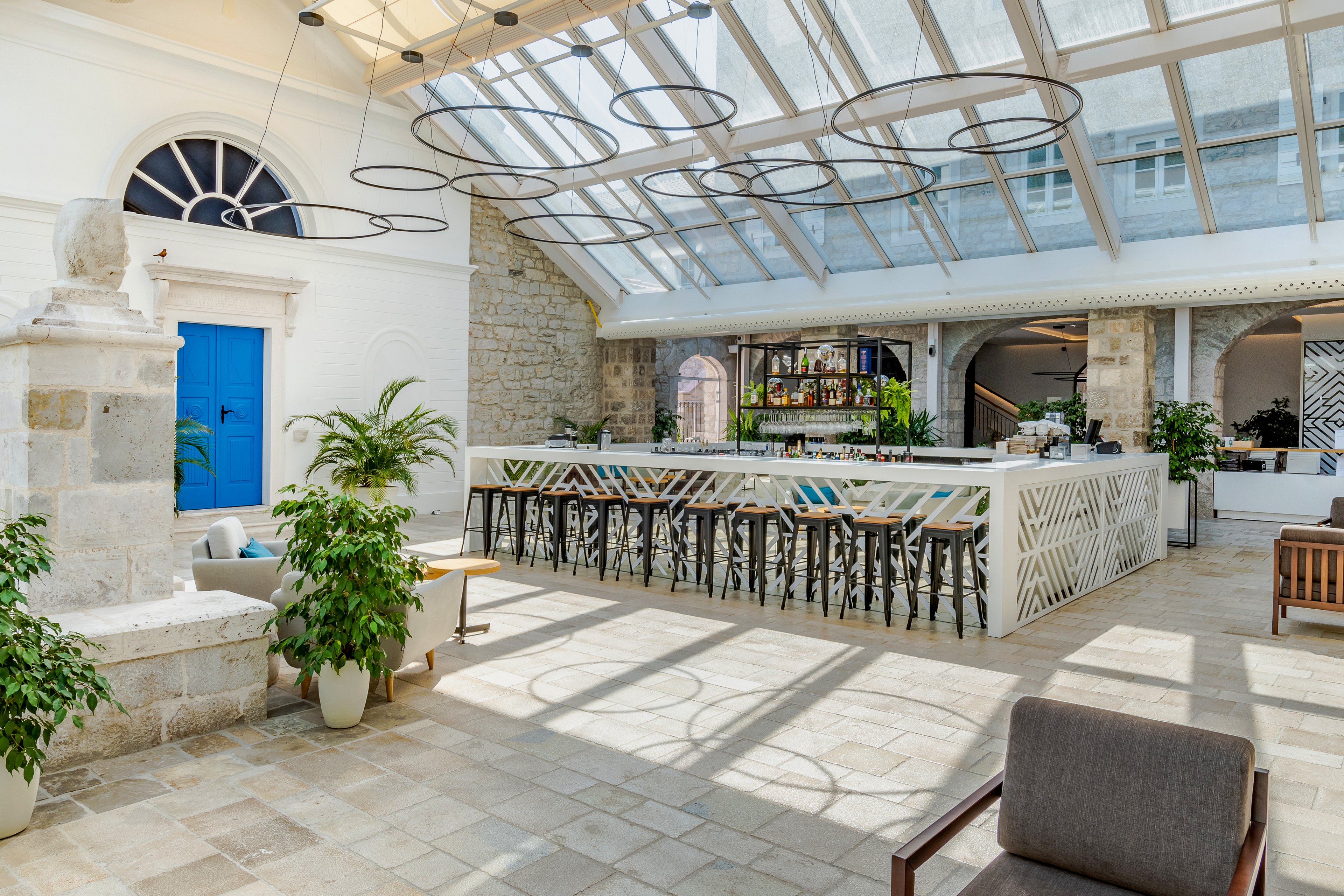 Lazure Hotel & Marina