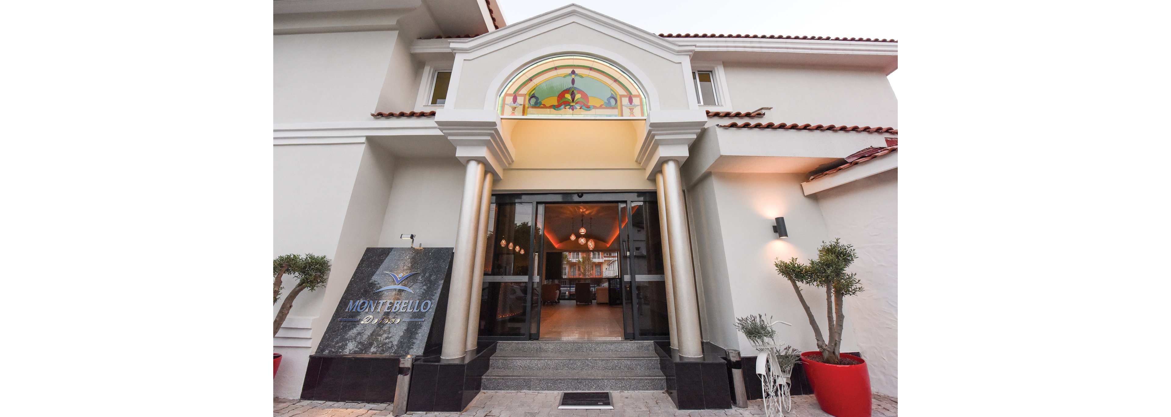 Montebello Deluxe Hotel