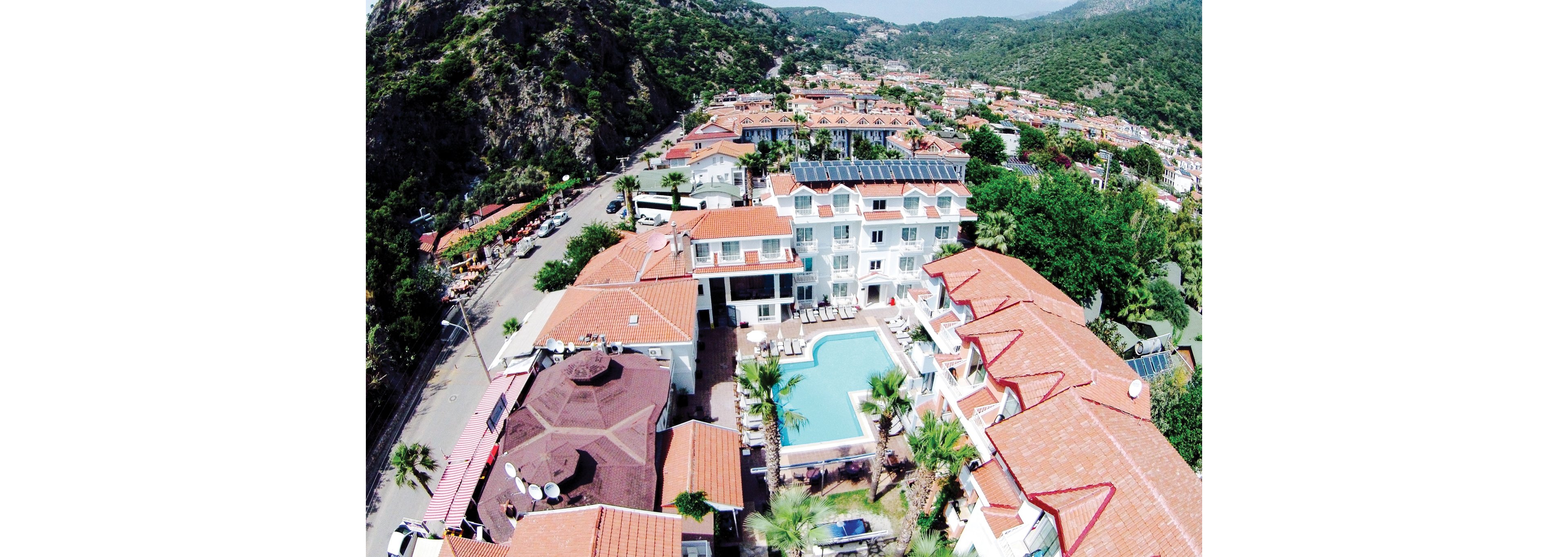 Montebello Deluxe Hotel