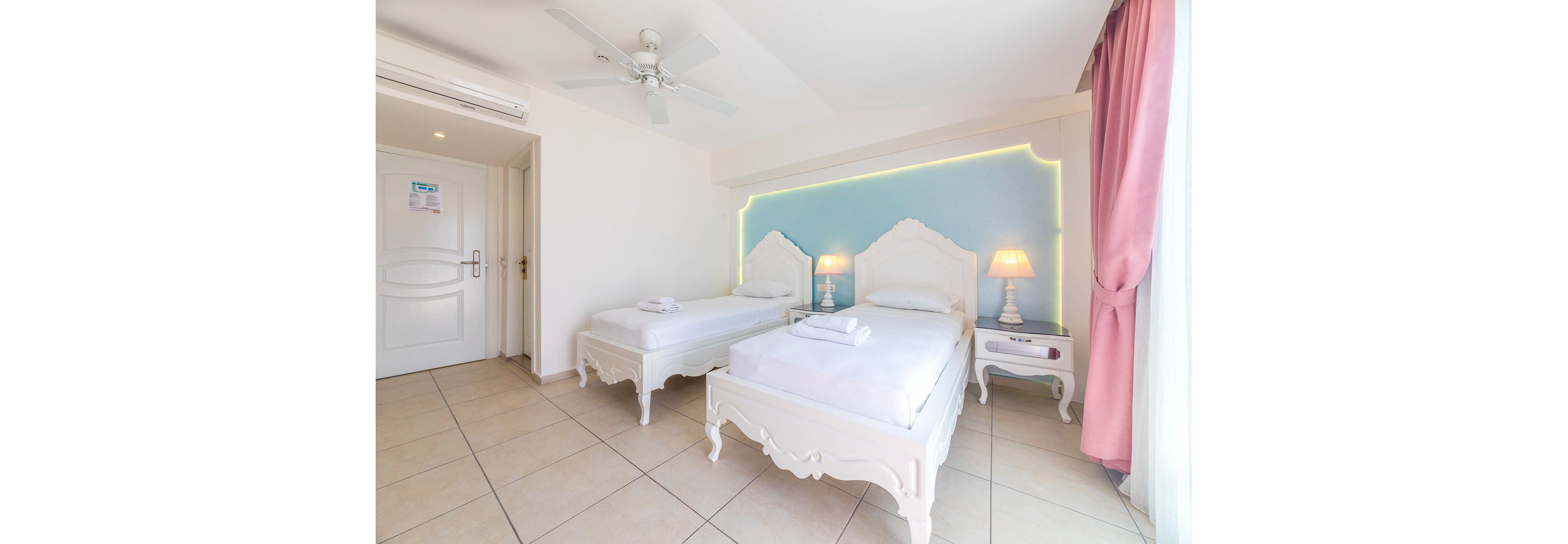 Montebello Deluxe Hotel