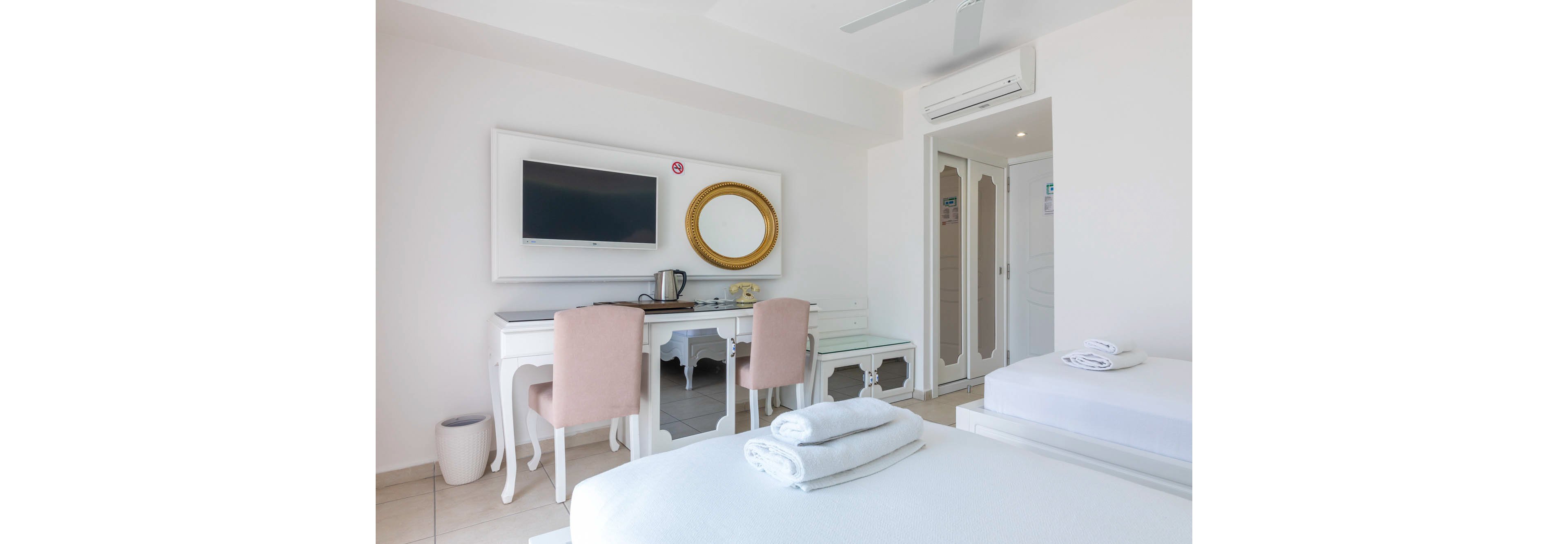 Montebello Deluxe Hotel