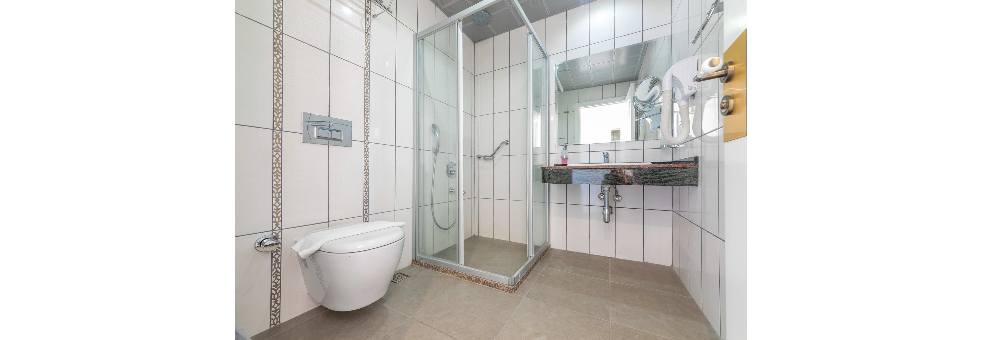 Montebello Deluxe Hotel