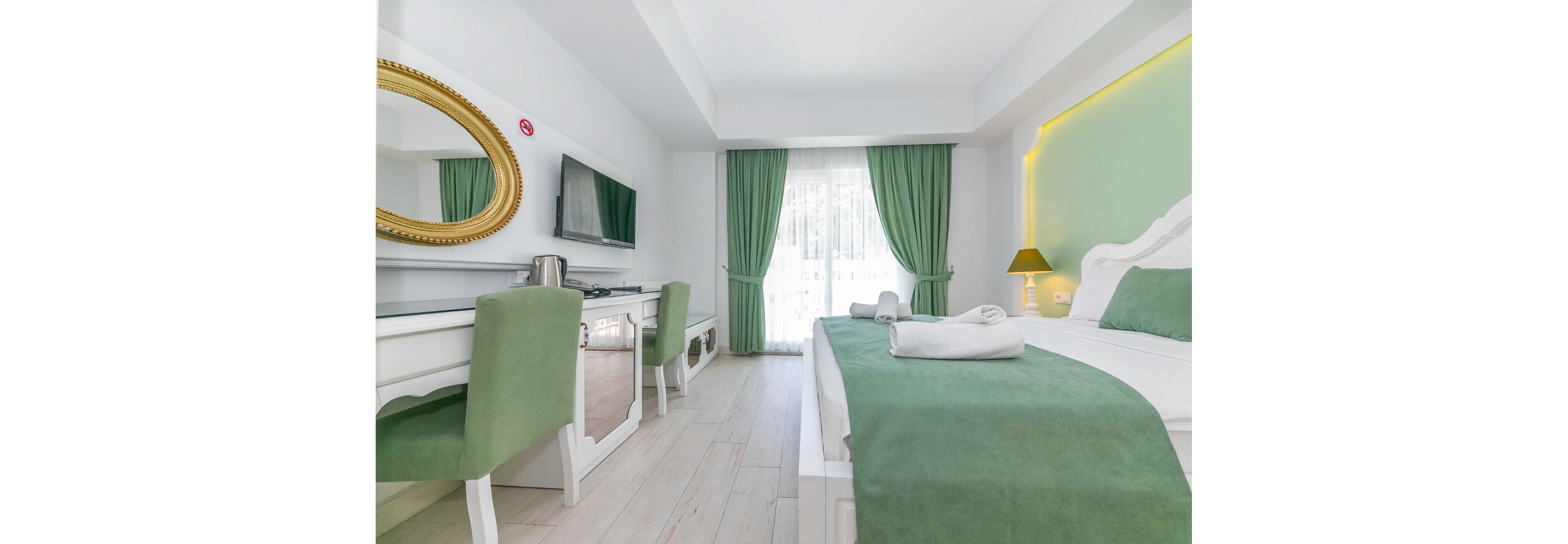 Montebello Deluxe Hotel