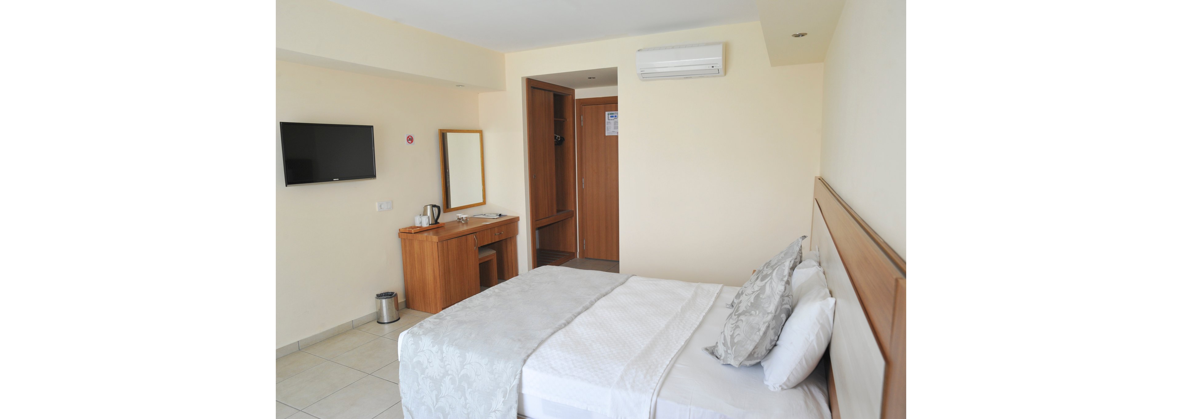 Montebello Deluxe Hotel