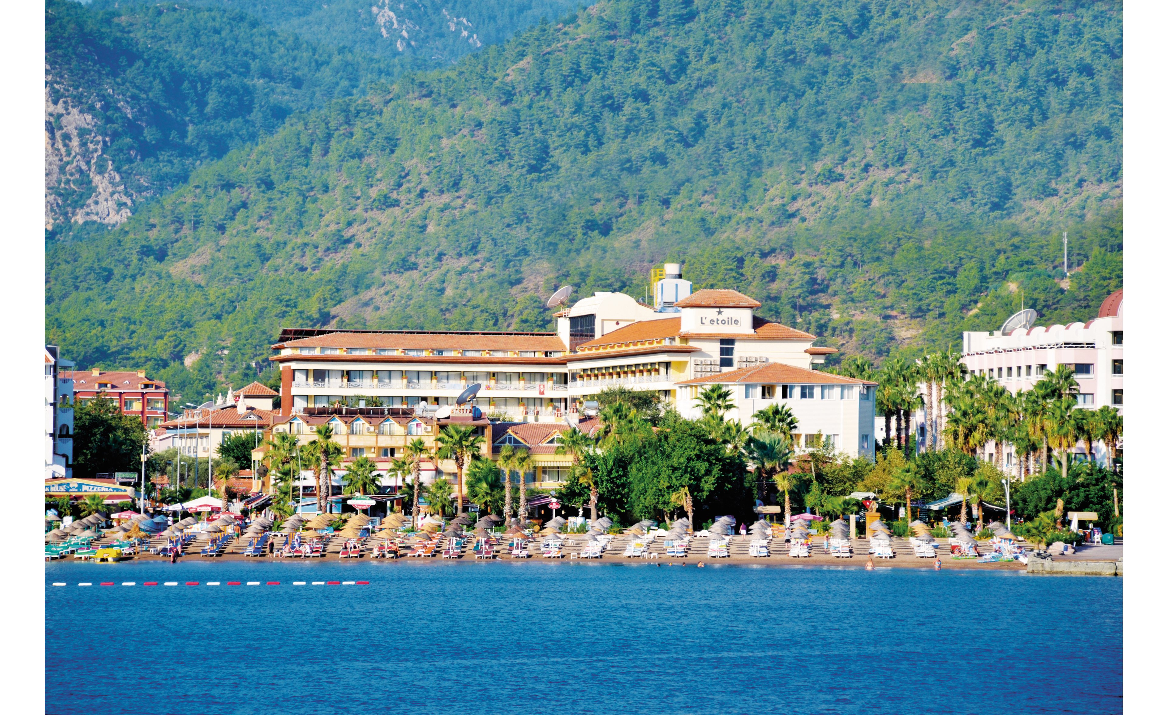 L'Etoile Beach Hotel