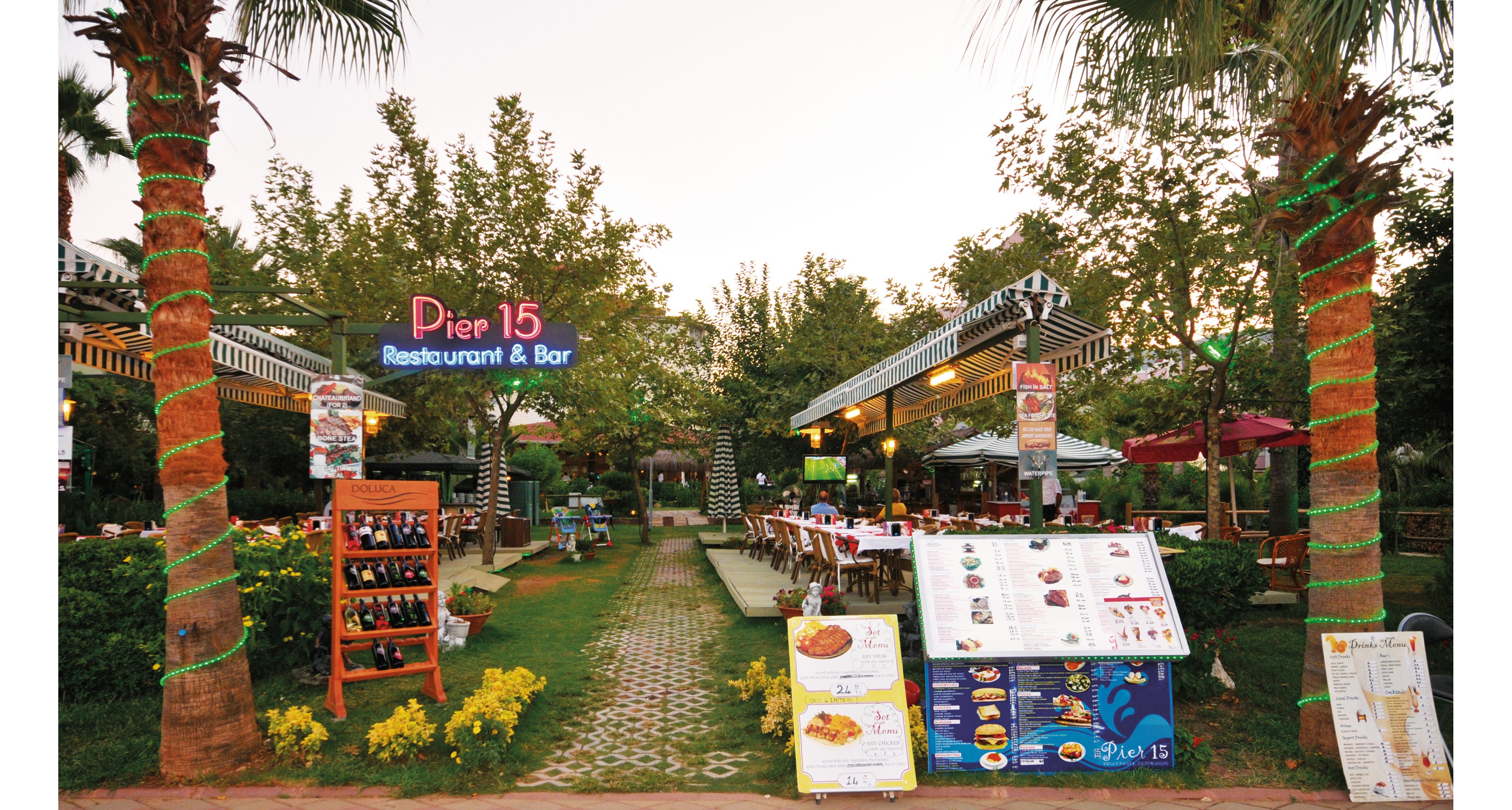 L'Etoile Beach Hotel