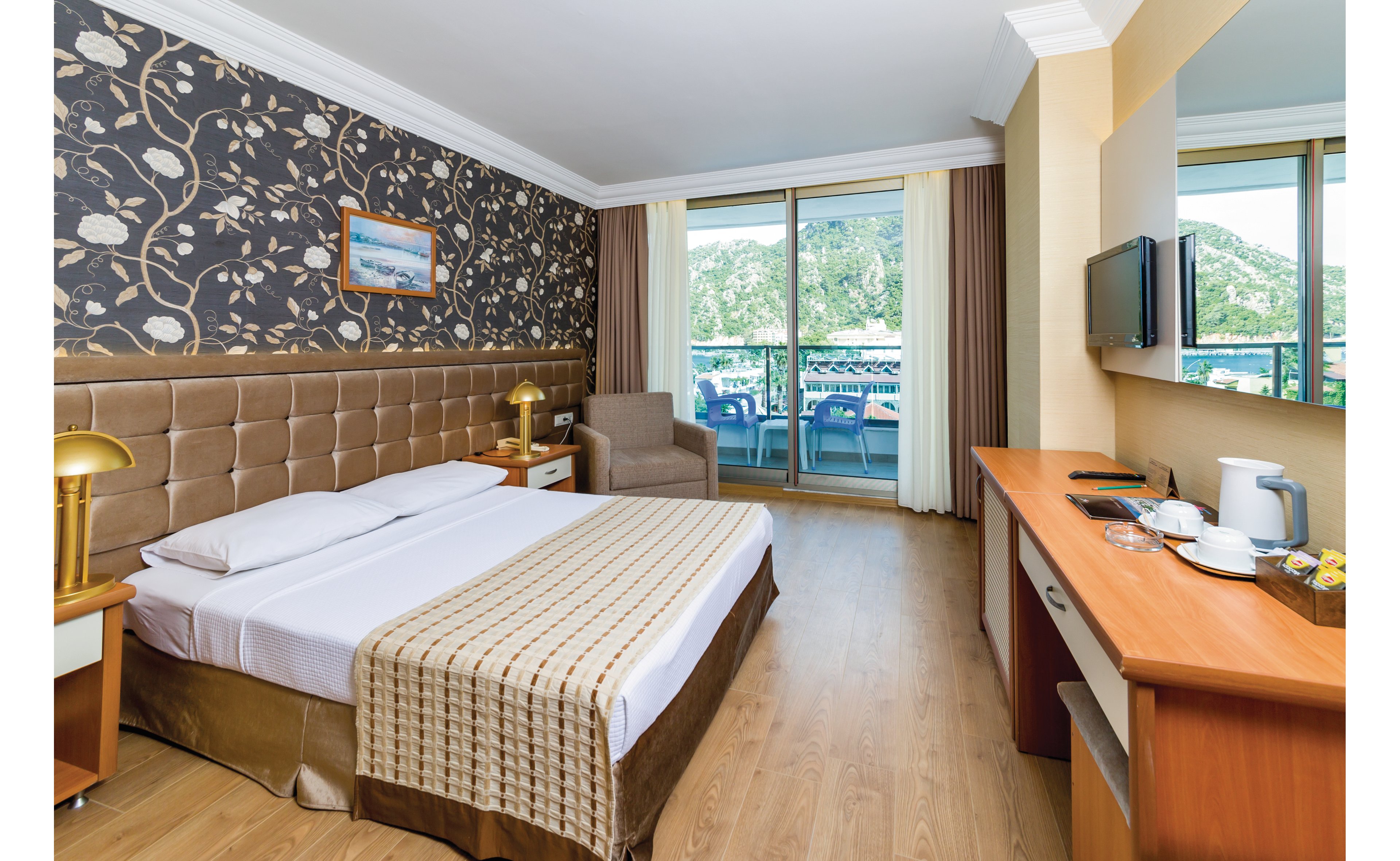 L'Etoile Beach Hotel