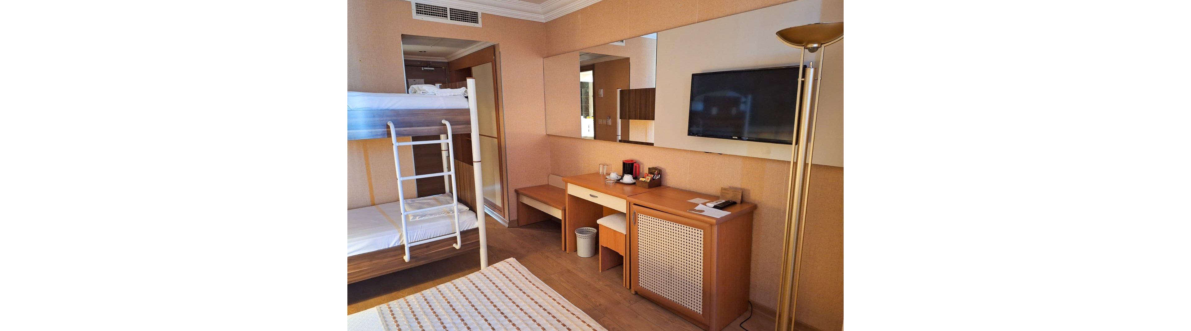 L'Etoile Beach Hotel