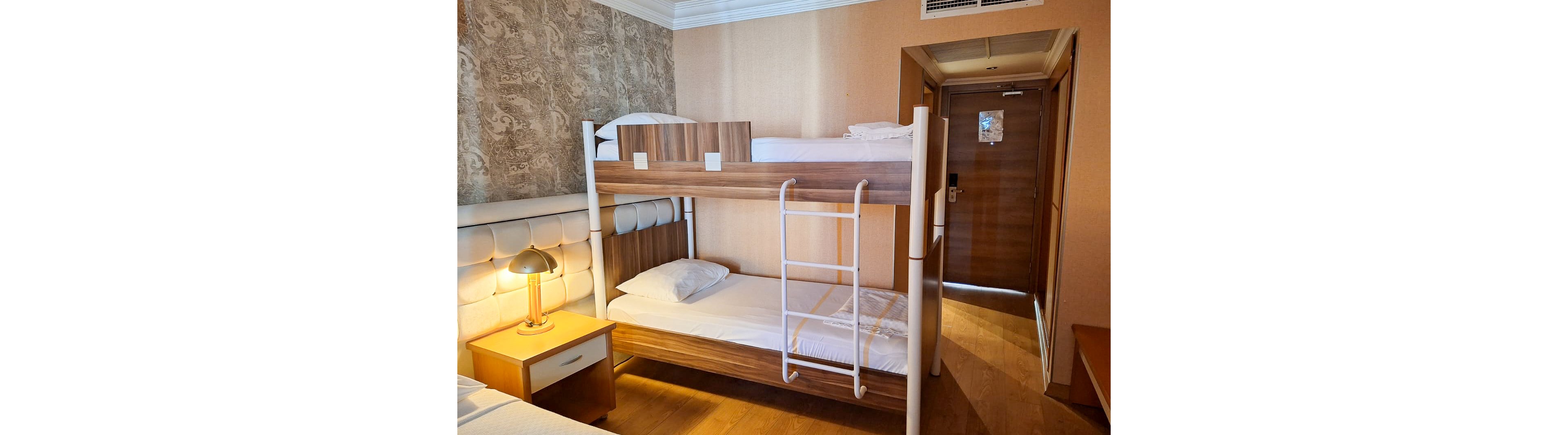 L'Etoile Beach Hotel