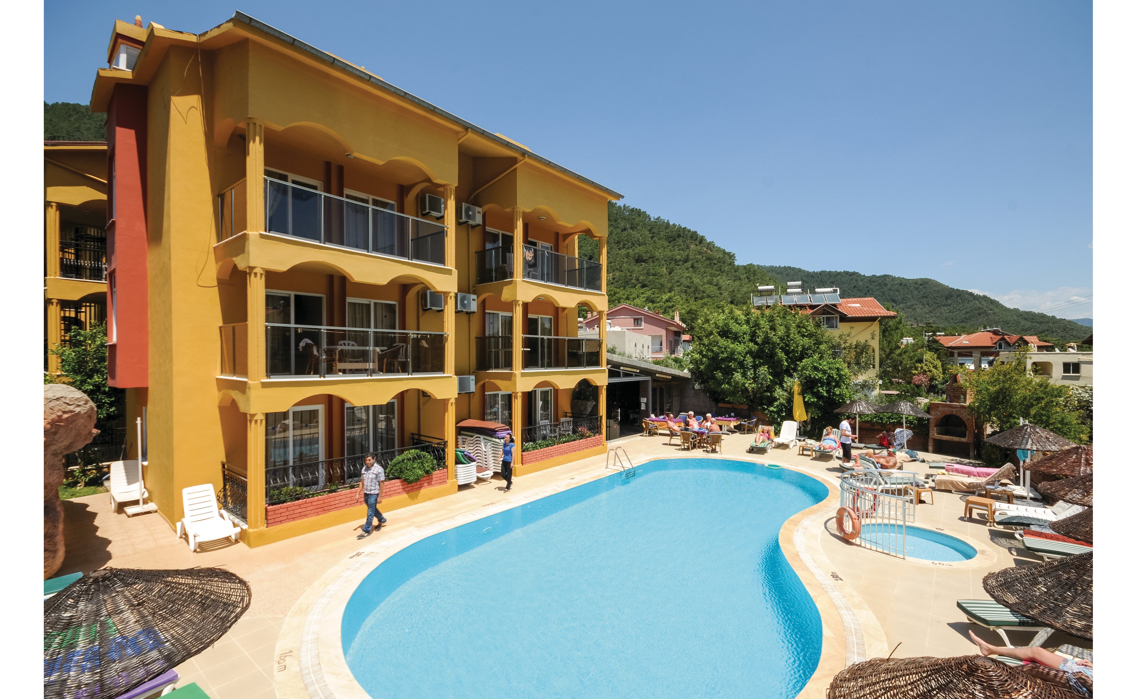 Kleopatra Apartments