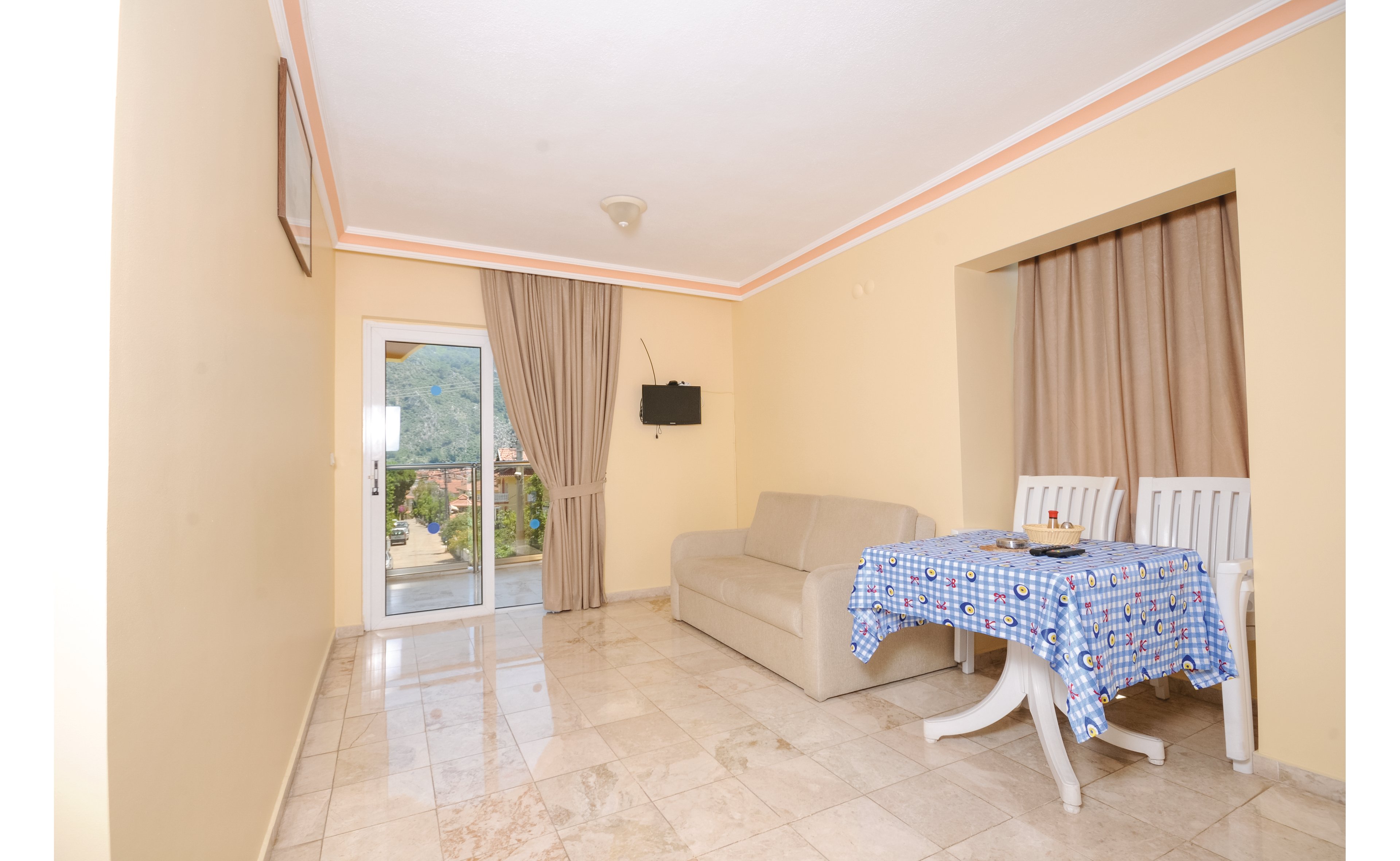 Kleopatra Apartments