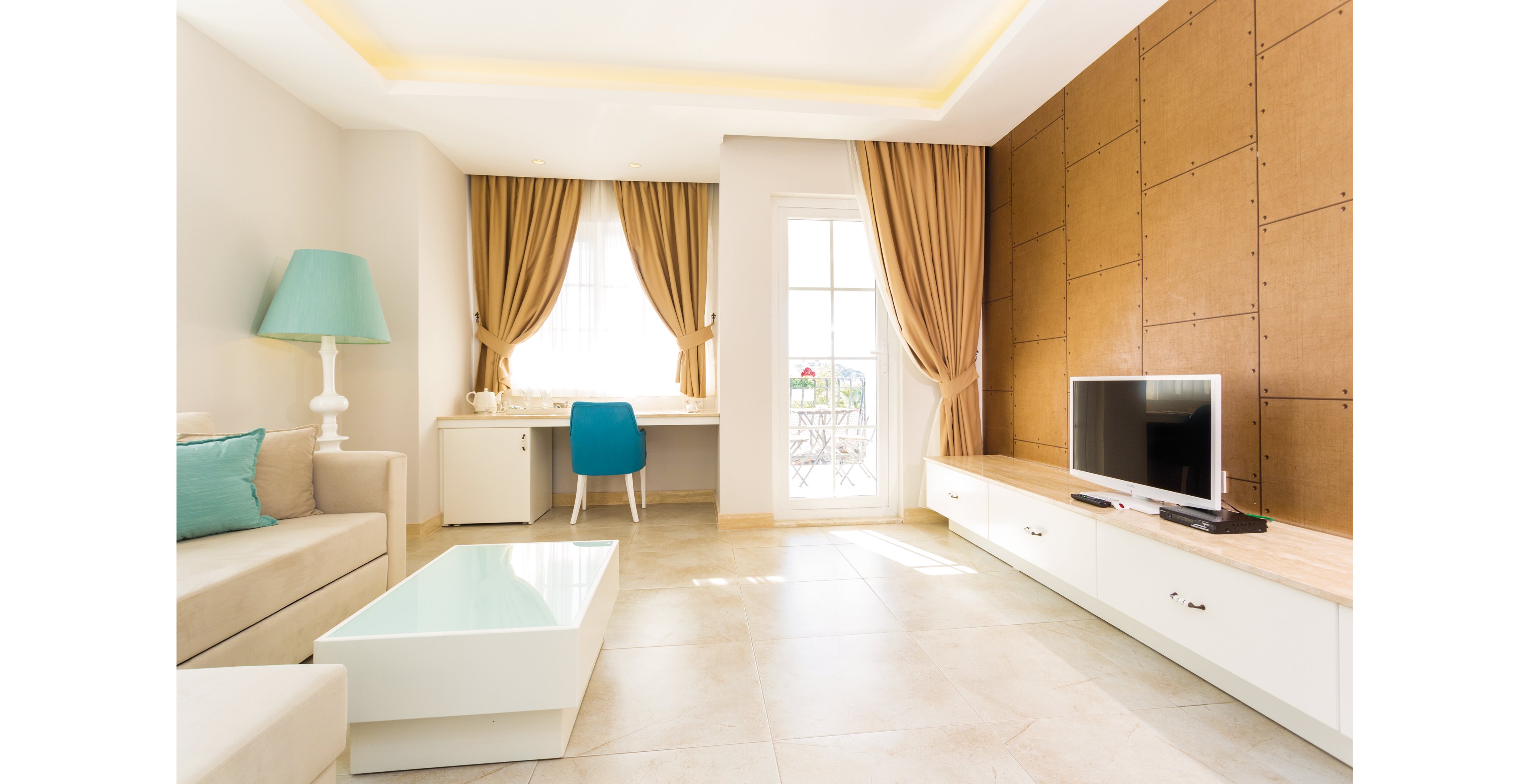 Sea Breeze Hotel & Apartments