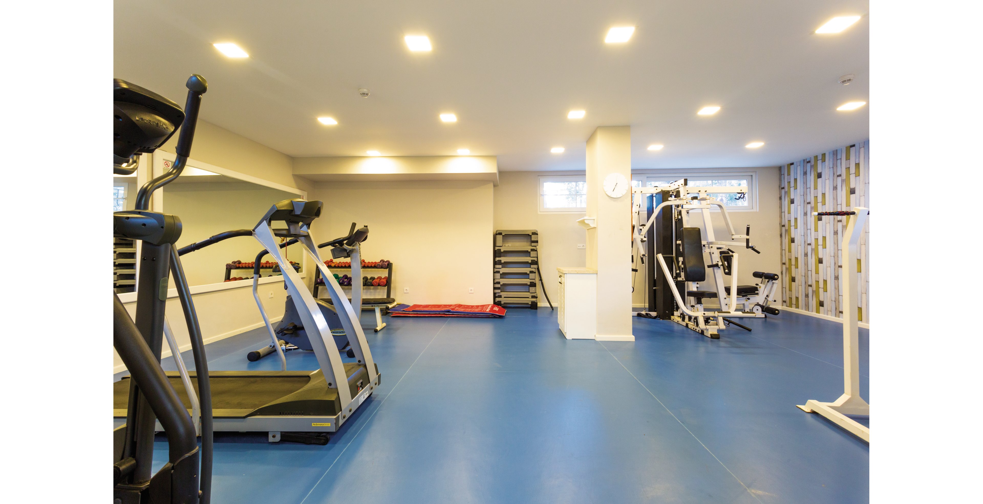 Sea Breeze Hotel & Apartments