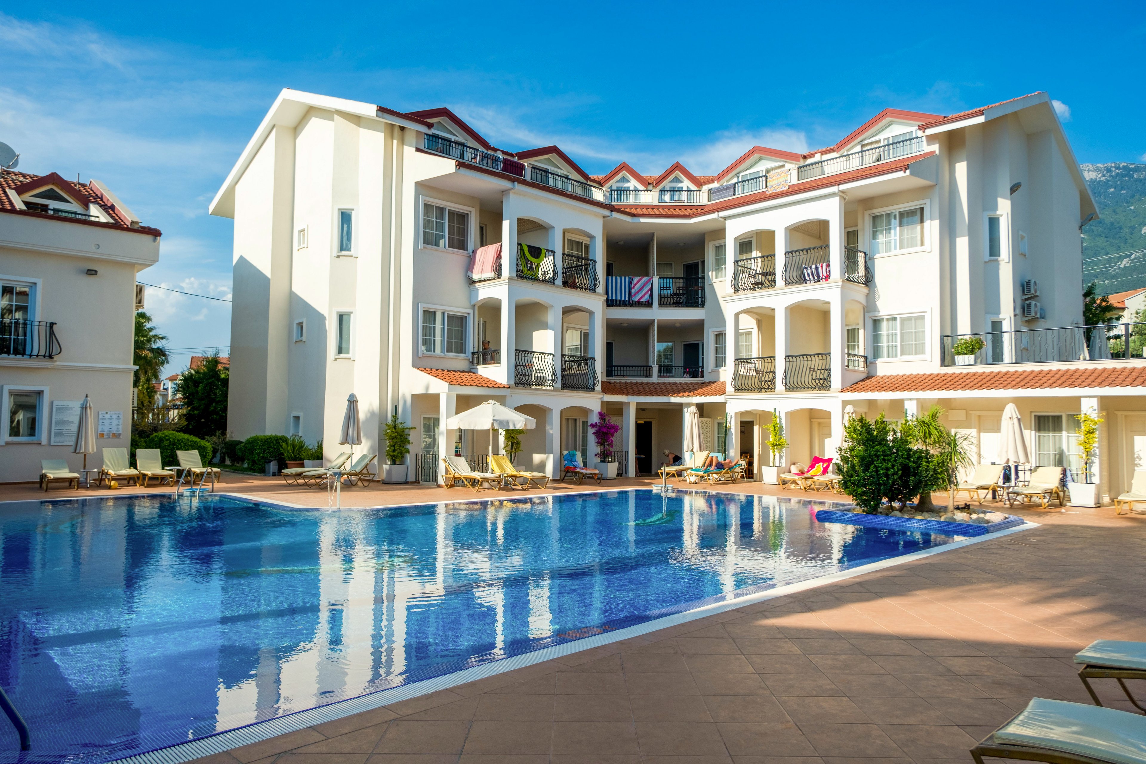 Sea Breeze Hotel & Apartments