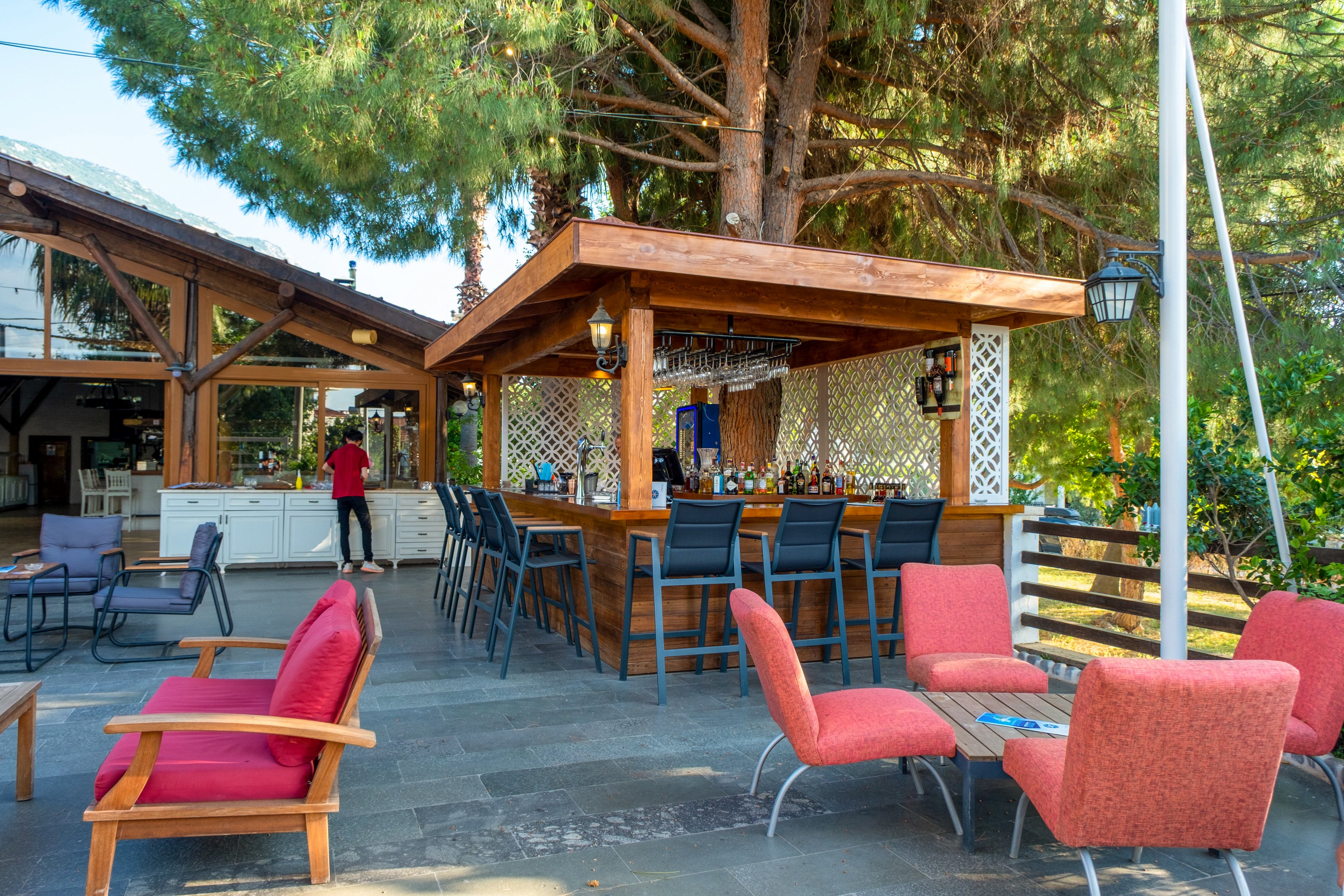 Sea Breeze Hotel & Apartments